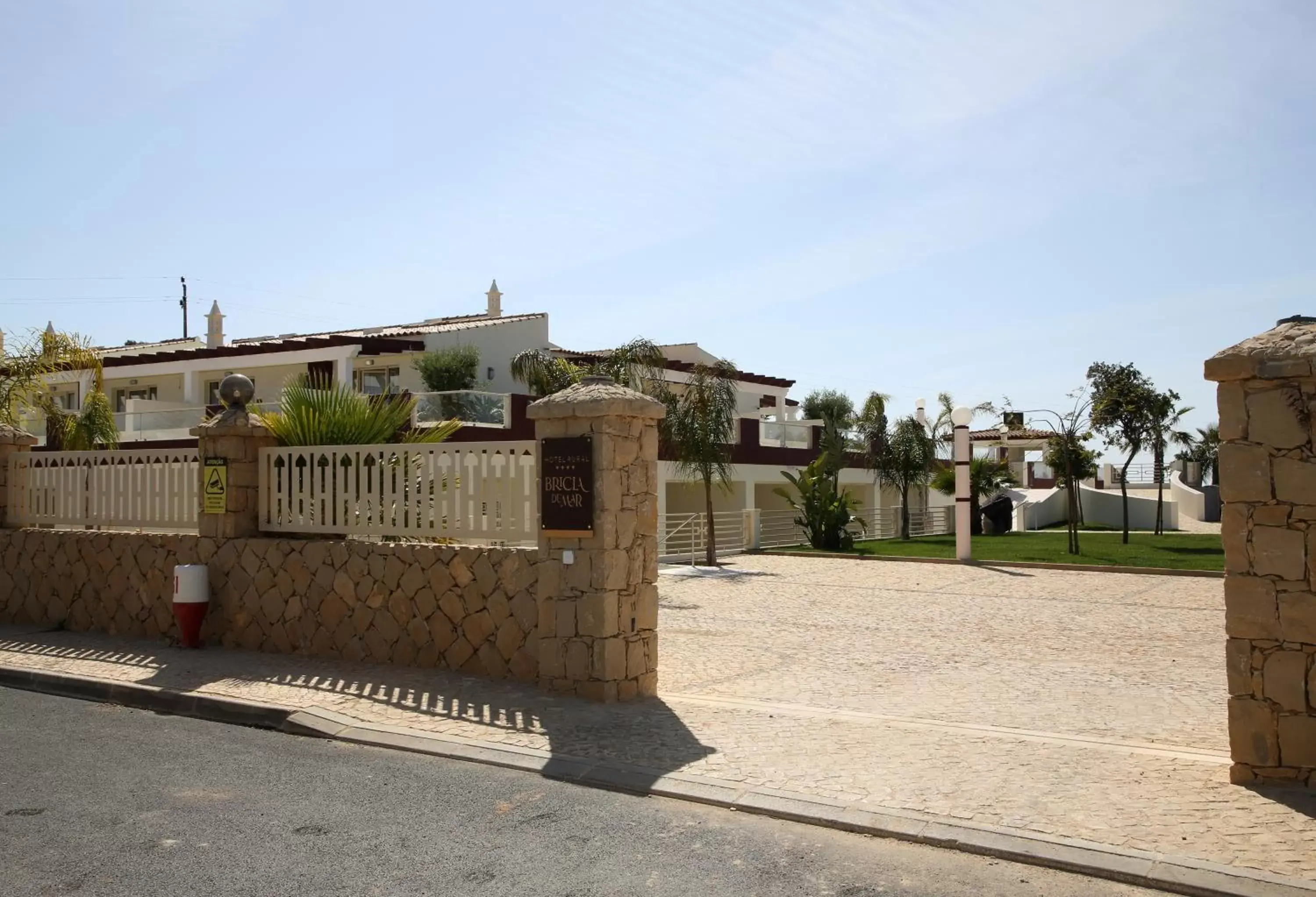 Facade/entrance in Hotel Rural Brícia Du Mar