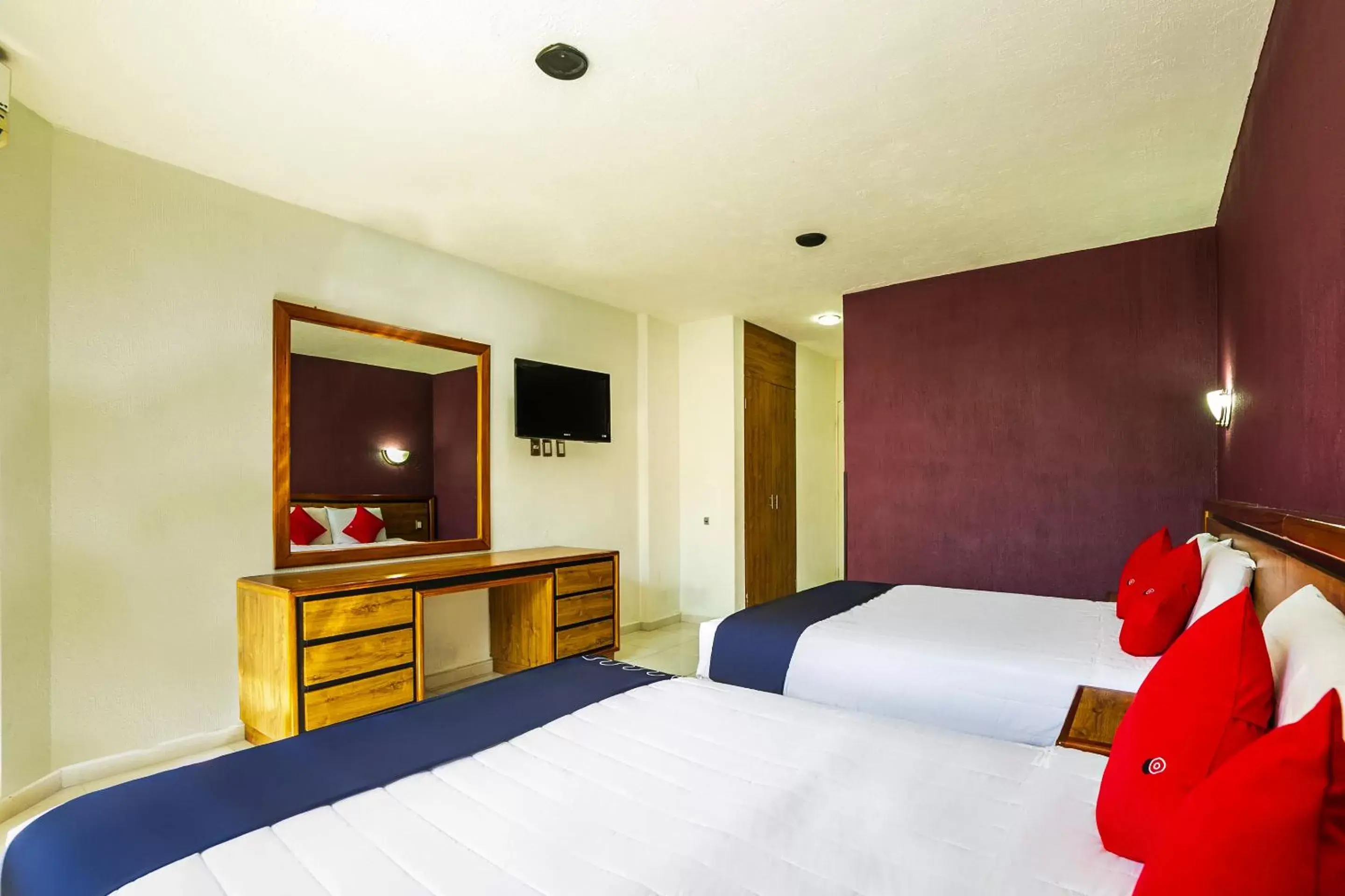 Bedroom, Bed in Capital O Hotel Casa Blanca, Morelia