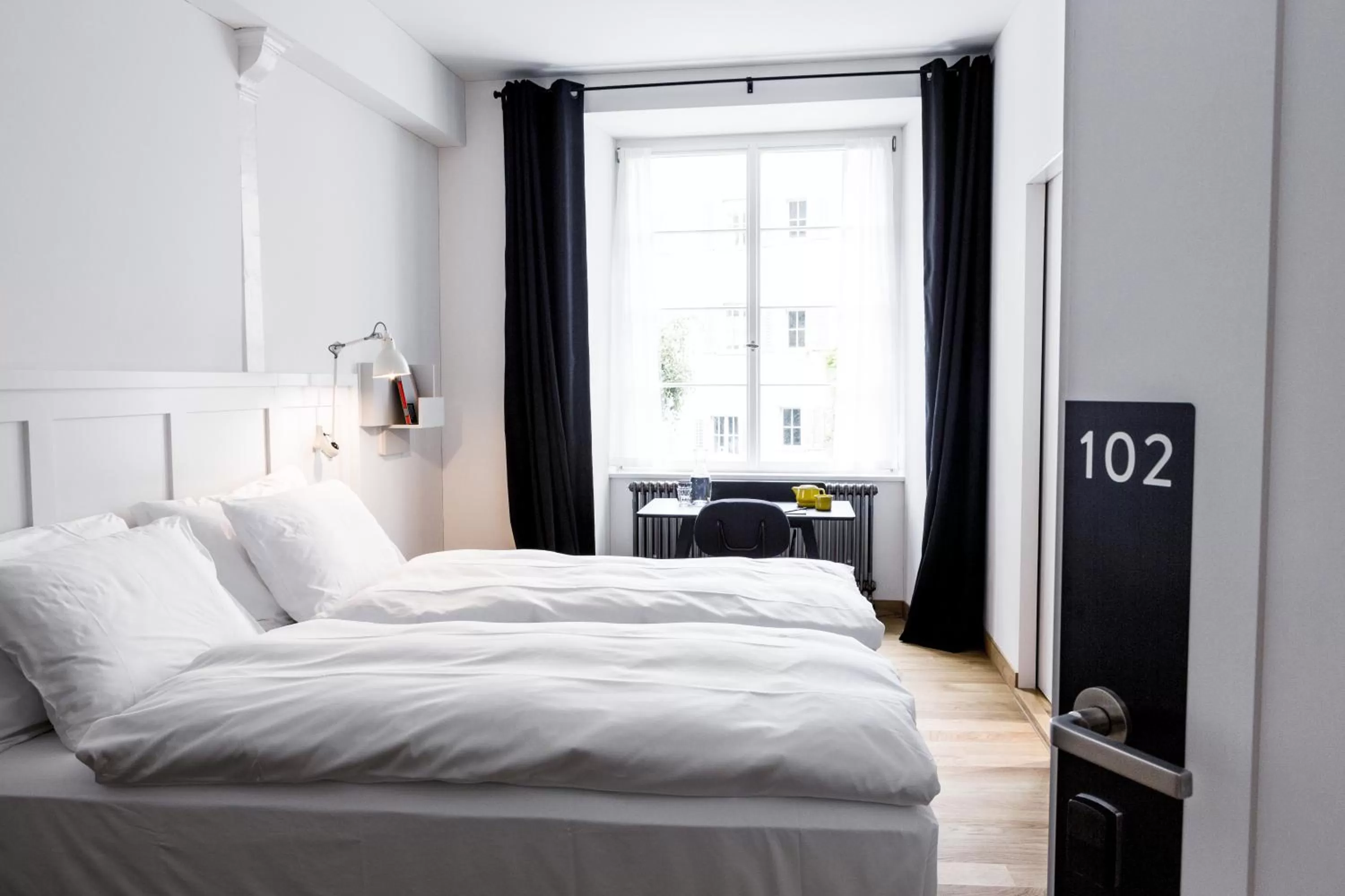 Shower, Bed in Marktgasse Hotel