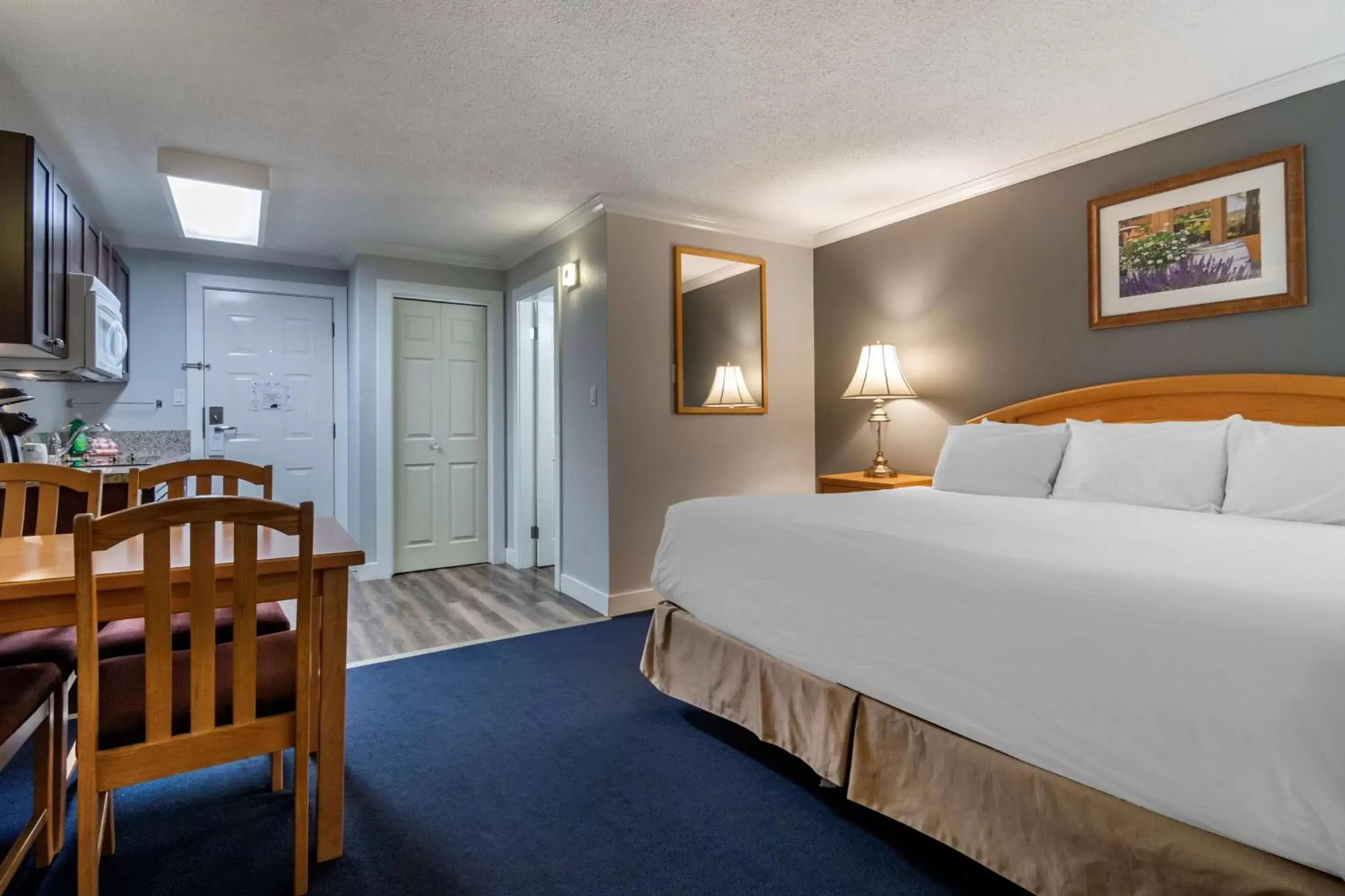Bedroom, Bed in Best Western Inn at Penticton