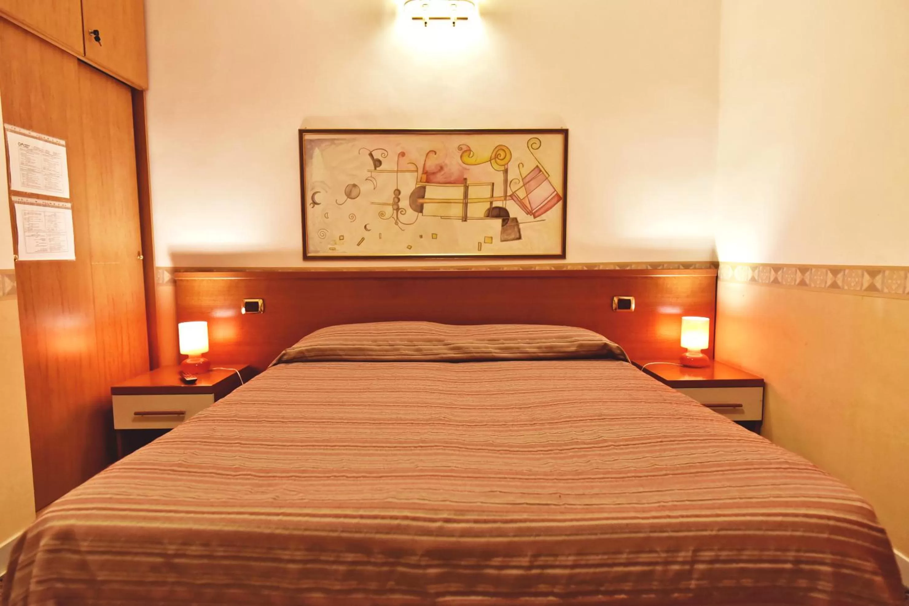 Photo of the whole room, Bed in Hotel Carmel