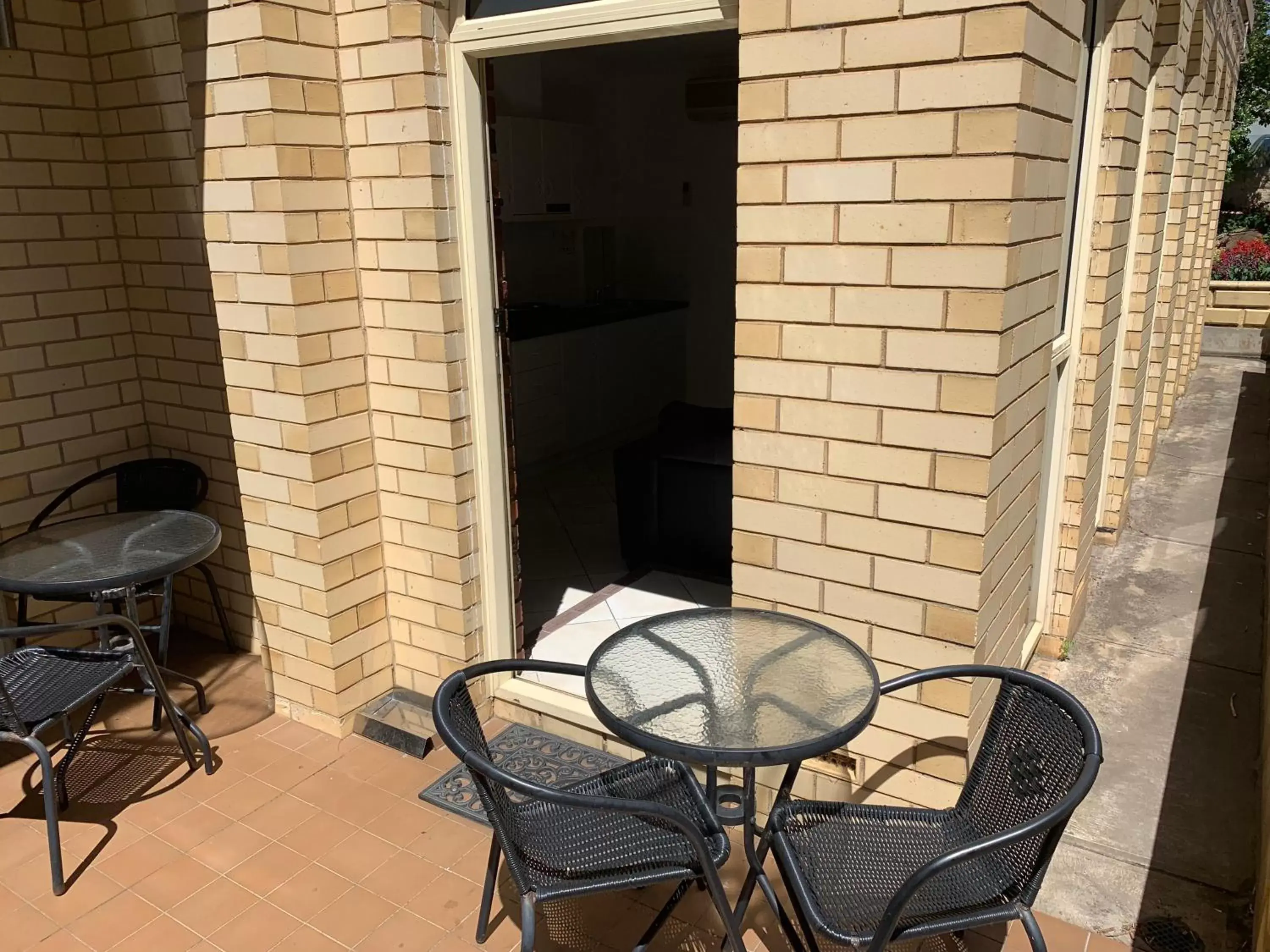 Patio in Ensenada Motor Inn and Suites