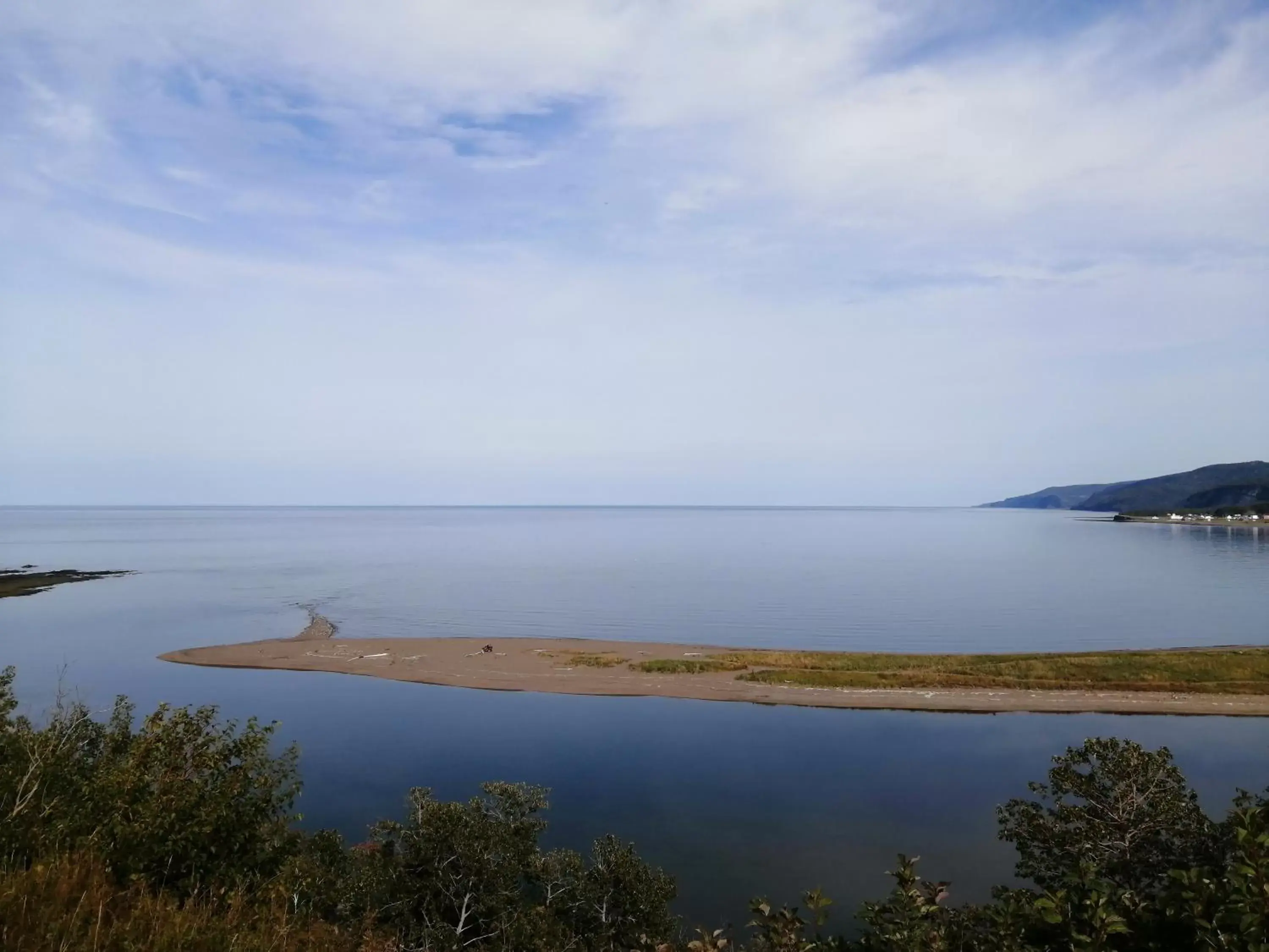 River view in Gîte Shoreline de la Terre à la Mer