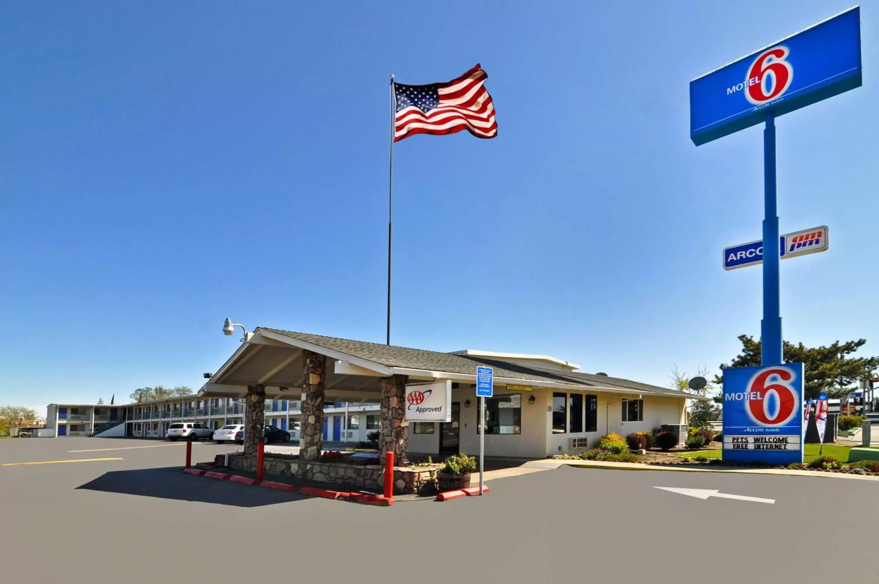 Property building in Motel 6-Willows, CA Property building in Motel 6-Willows, CA