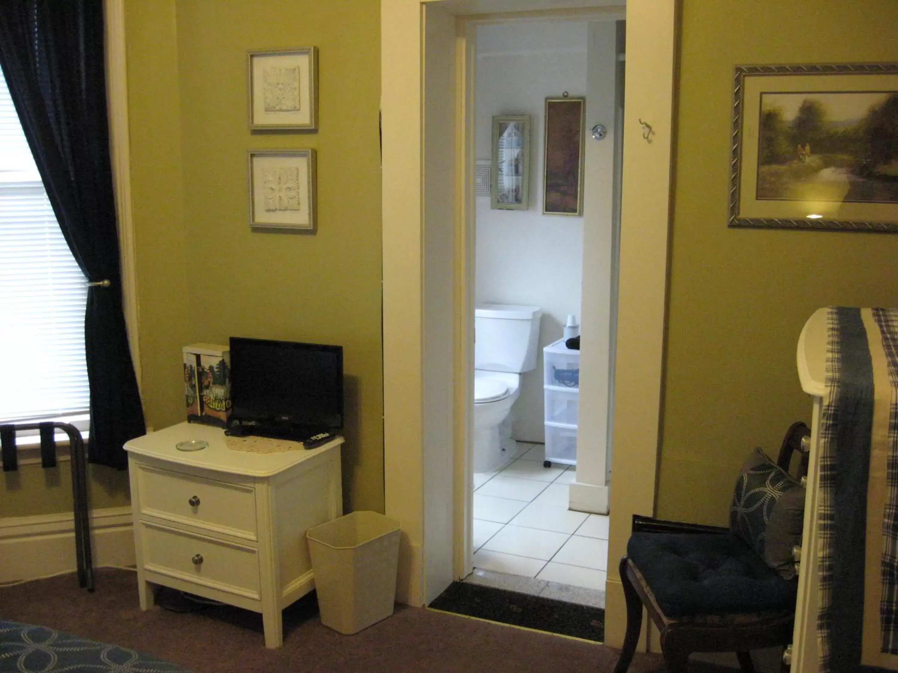 Bedroom, TV/Entertainment Center in Bayberry House Bed and Breakfast