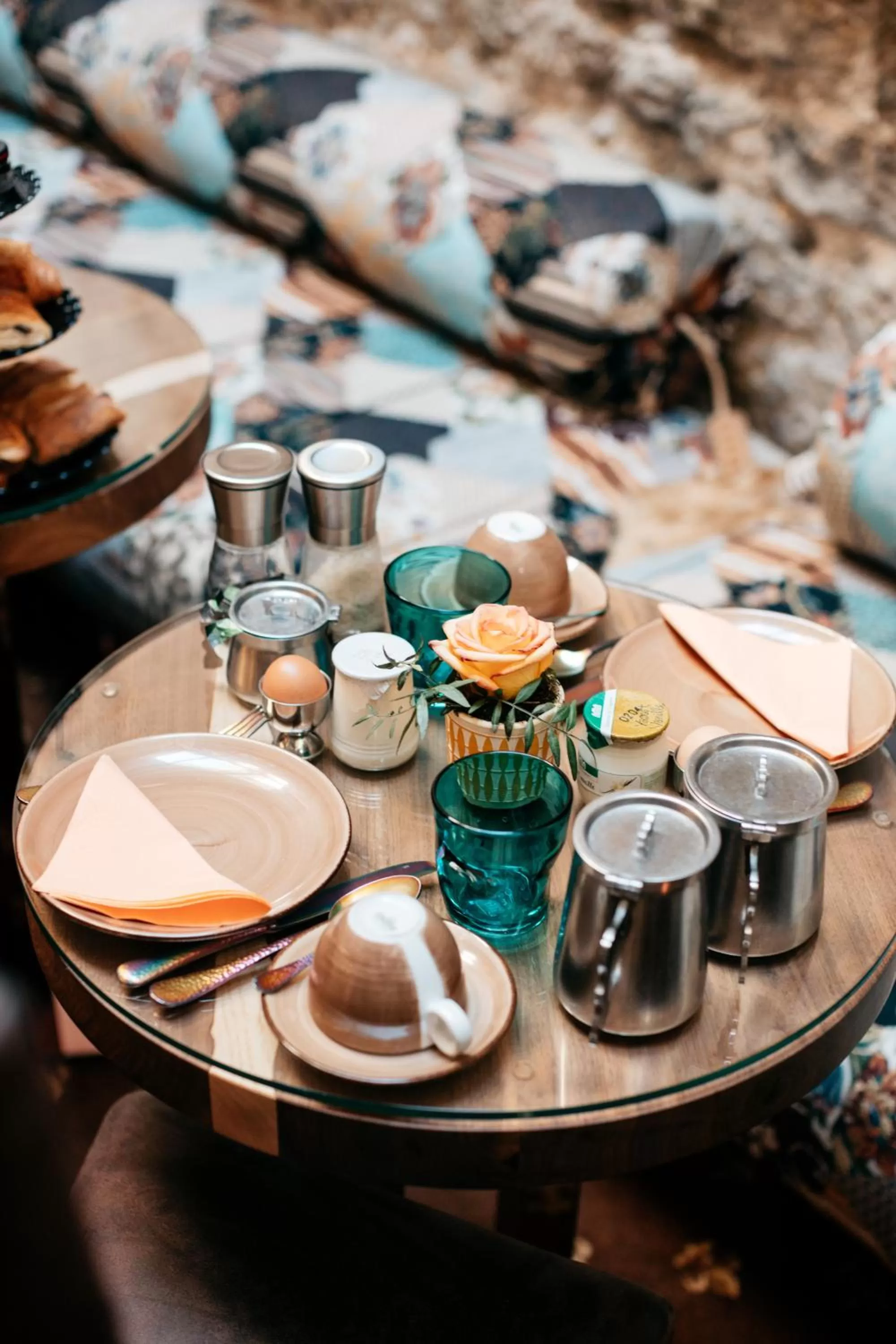 Breakfast in Le Temple De Jeanne