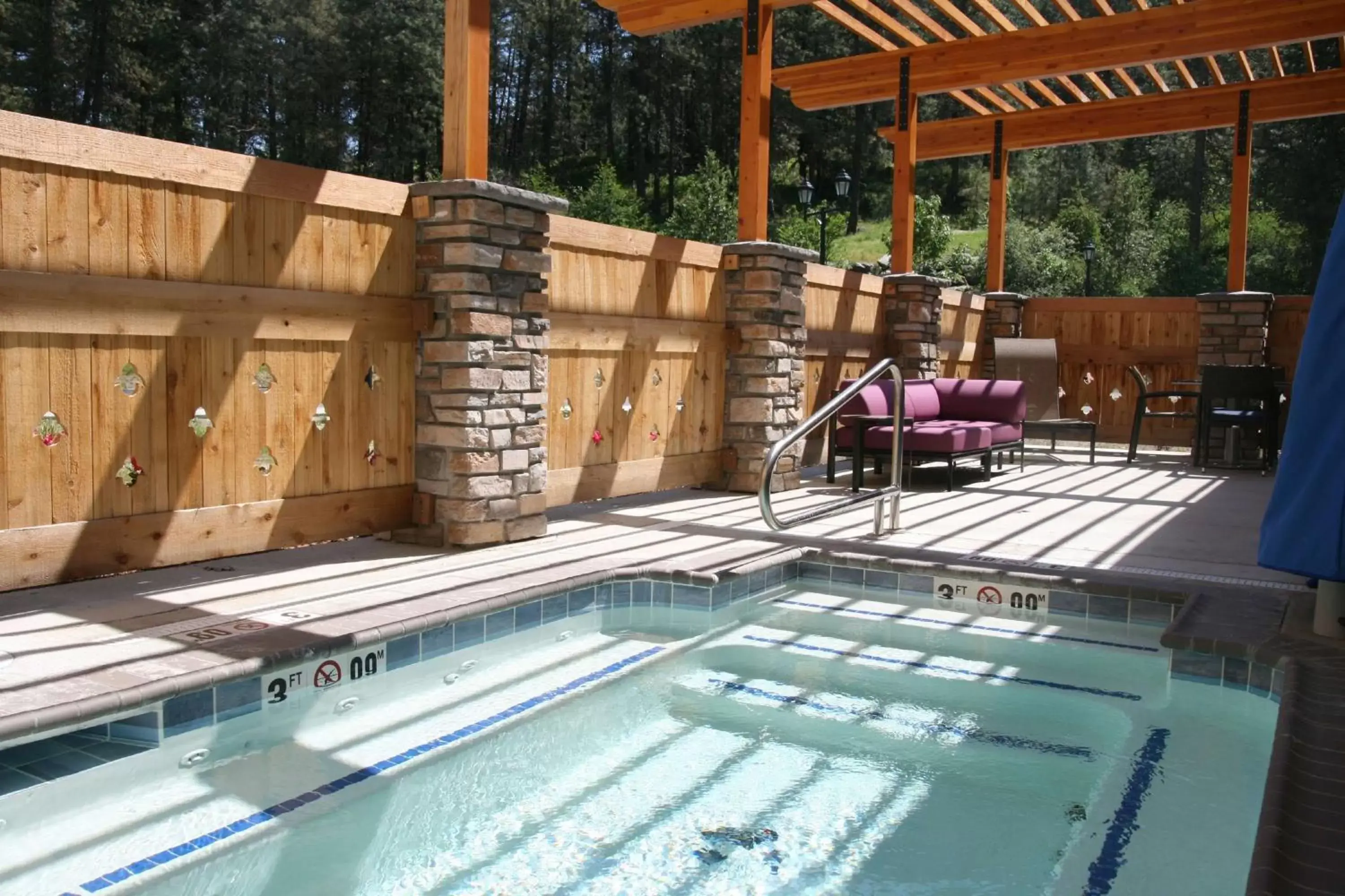 Sports, Swimming Pool in Hampton Inn & Suites Leavenworth