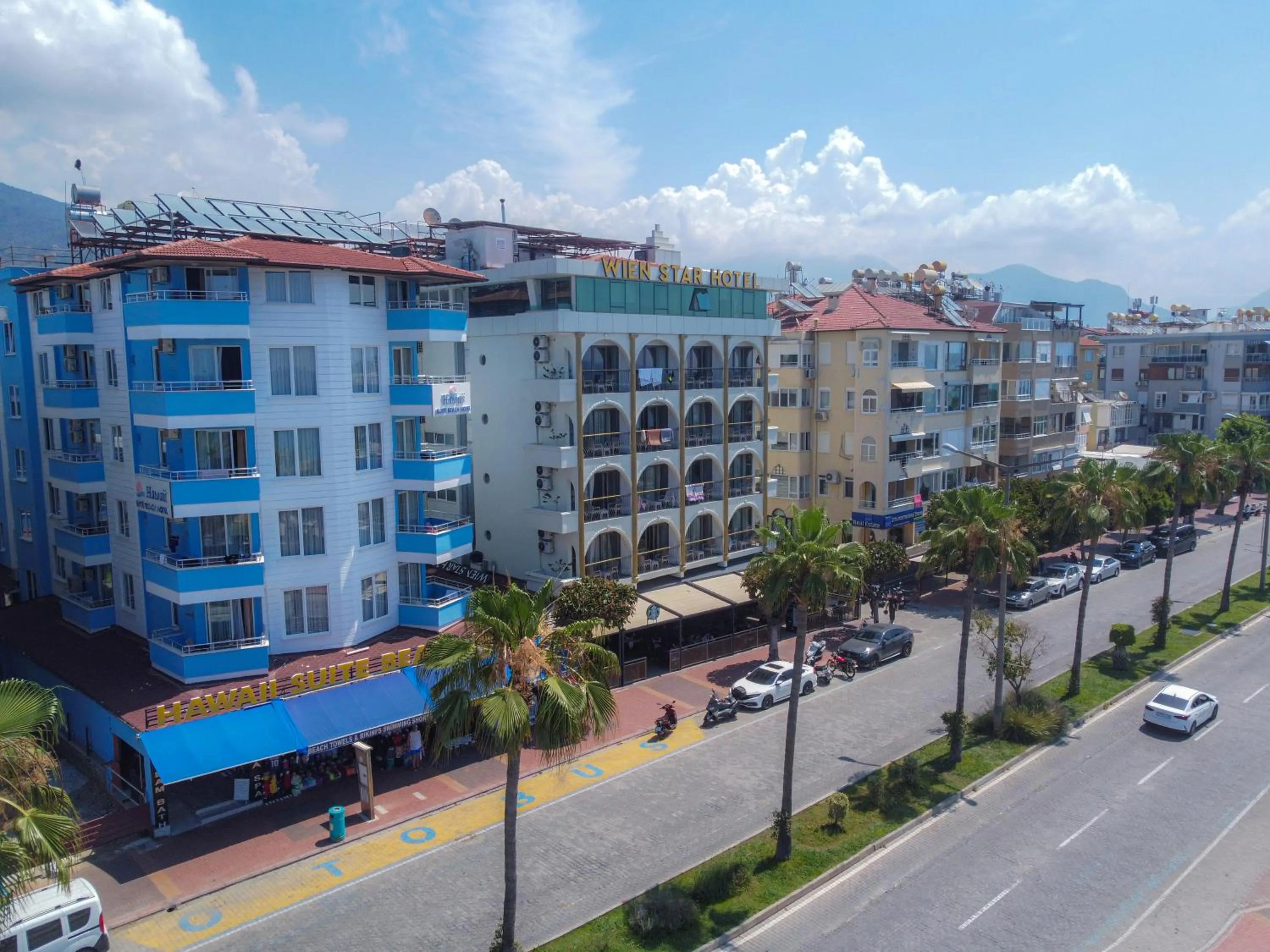 Property building in Hawaii Suite Beach Hotel