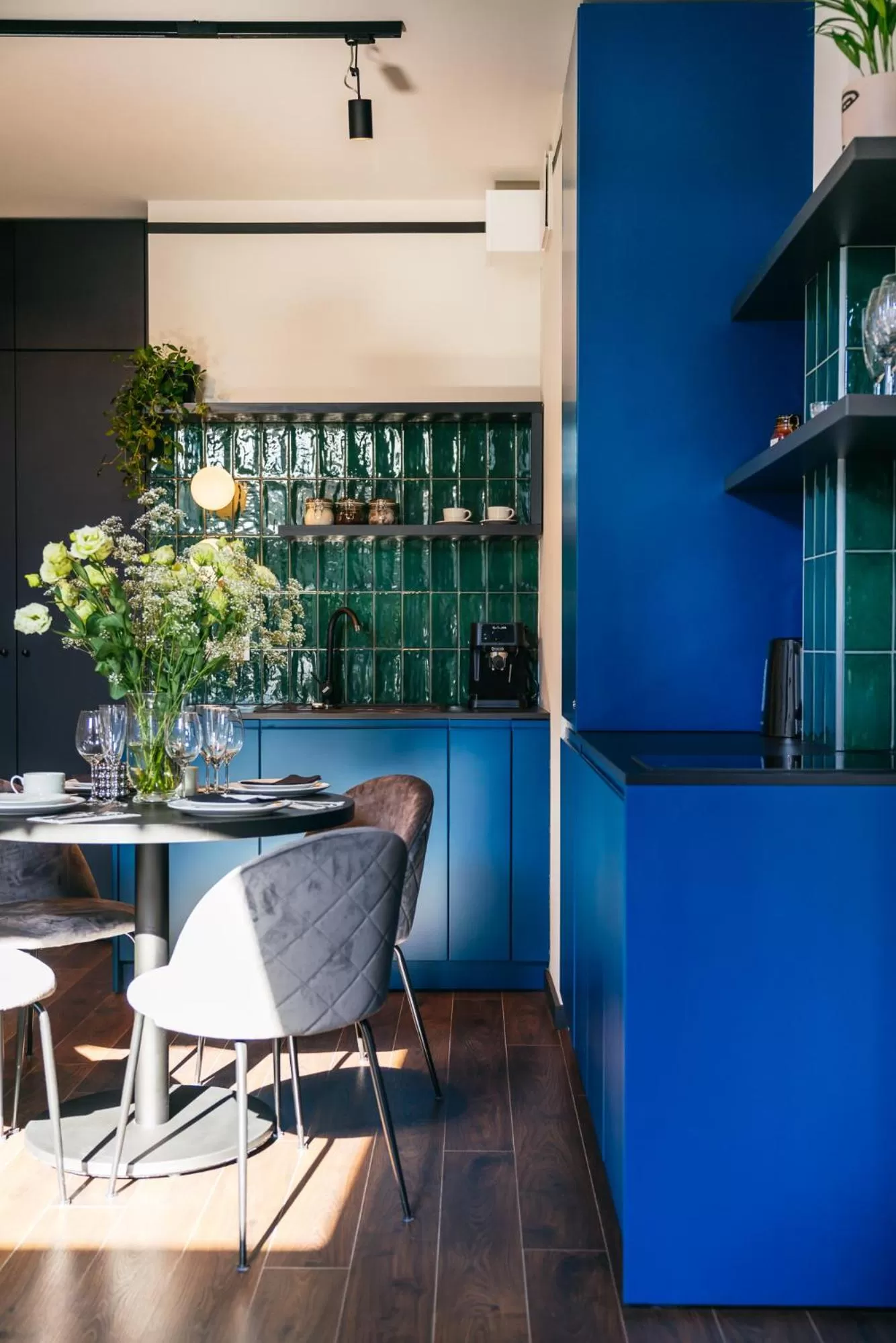 Coffee/tea facilities, Kitchen/Kitchenette in Estery12 by Loft Affair