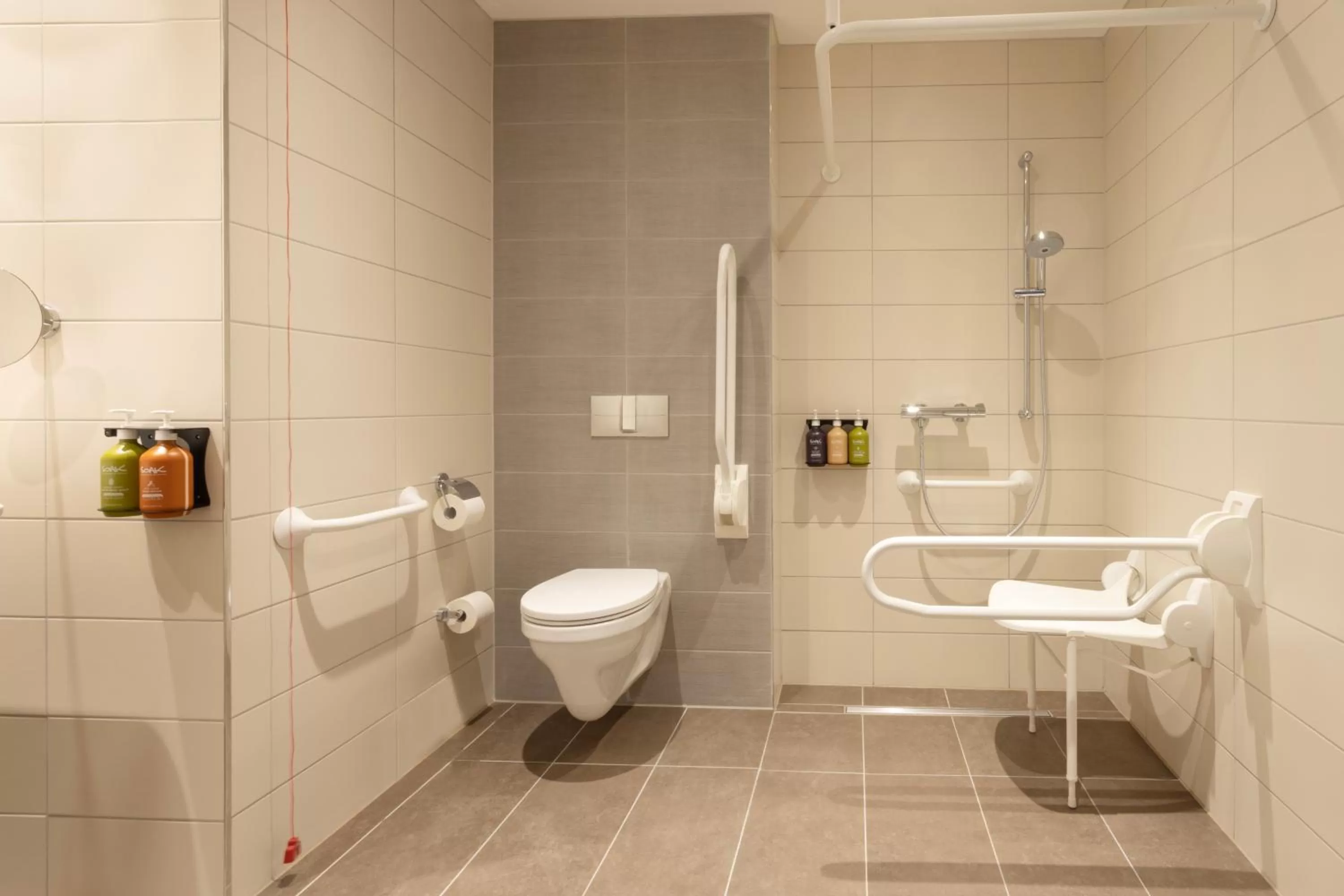 Toilet in Holiday Inn - Eindhoven Airport by IHG