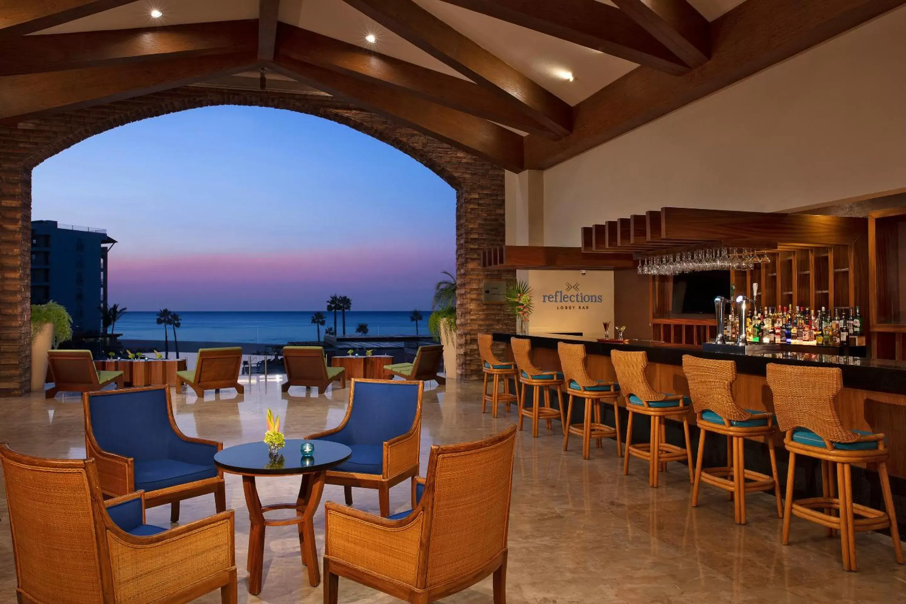 Lounge or bar, Restaurant/Places to Eat in Krystal Grand Los Cabos - All Inclusive