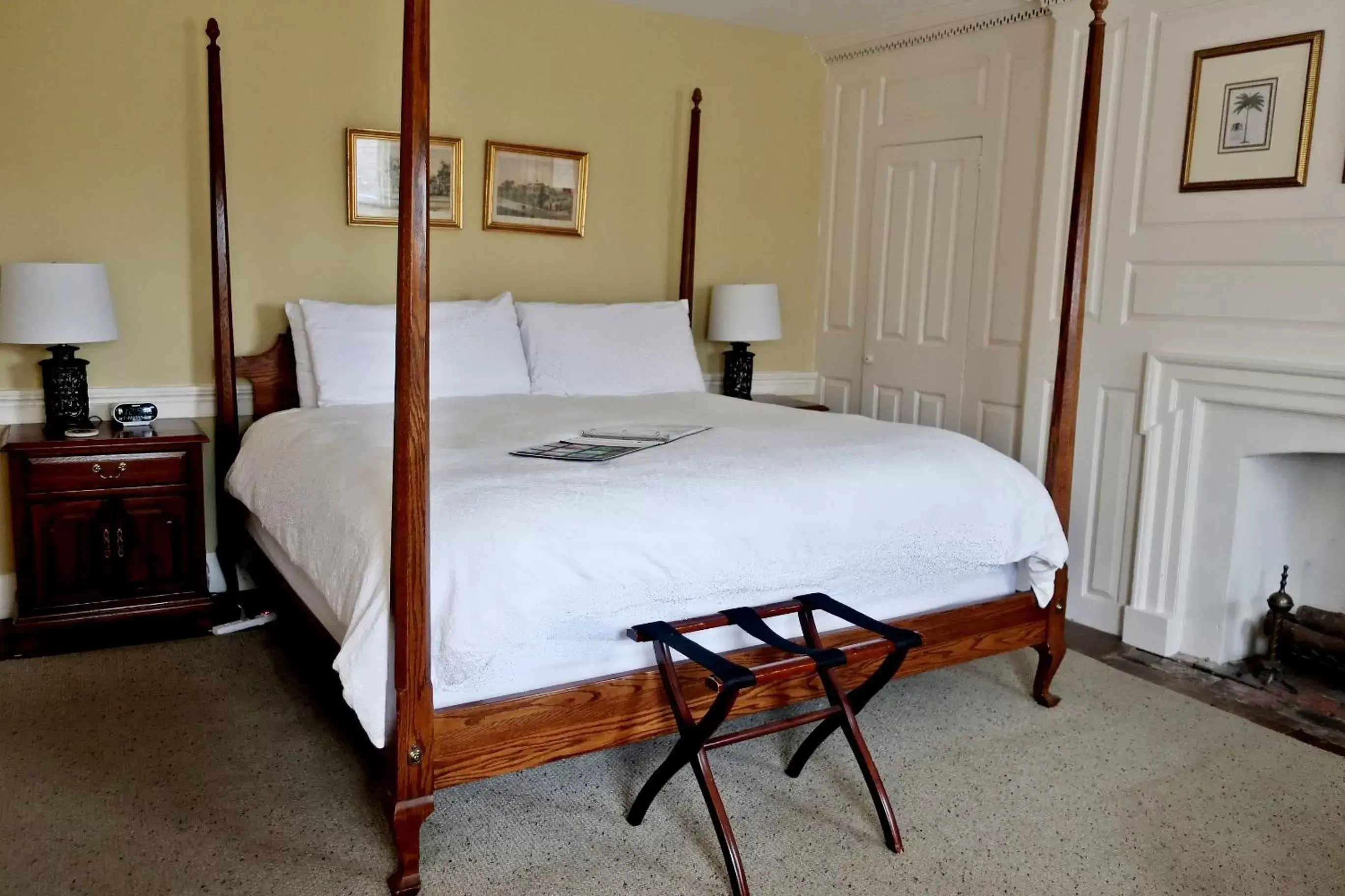 Bed in Inn at Glencairn