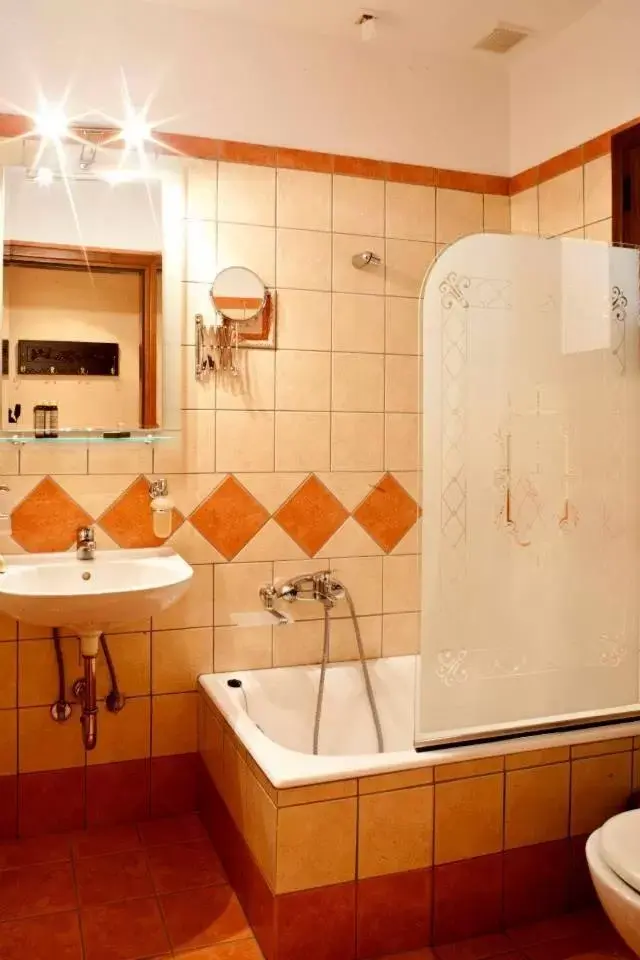 Bathroom in Hotel Kynaitha
