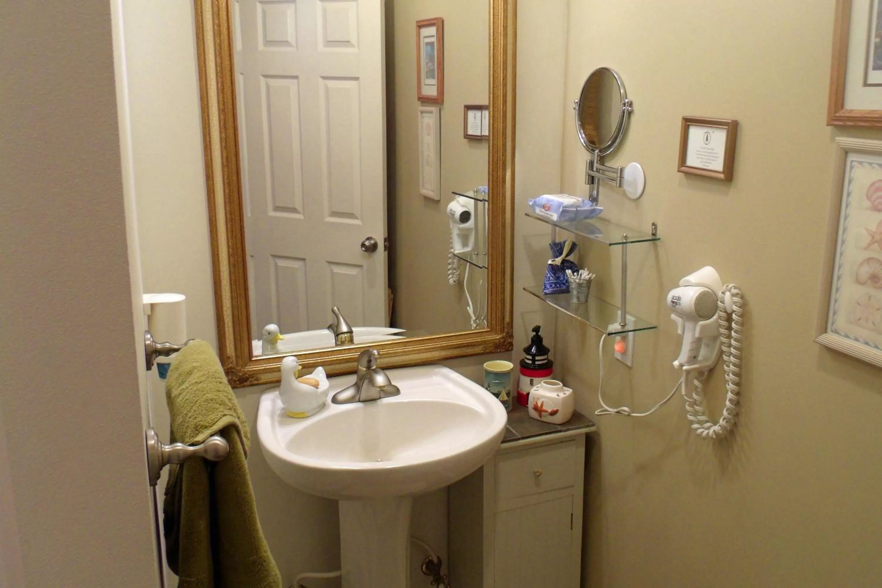 Bathroom in Inn to the Woods