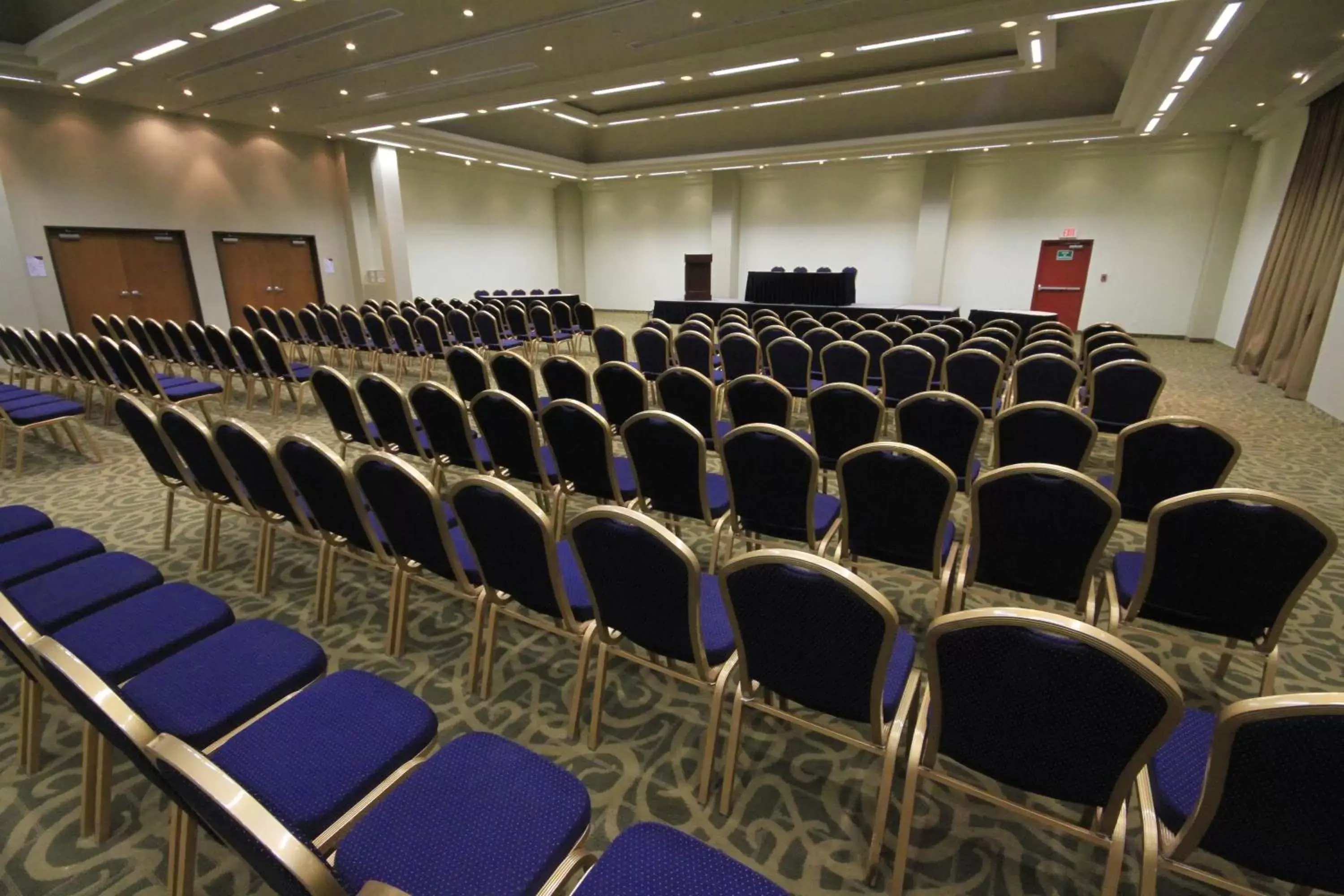 Meeting/conference room in Crowne Plaza Monterrey Aeropuerto, an IHG Hotel