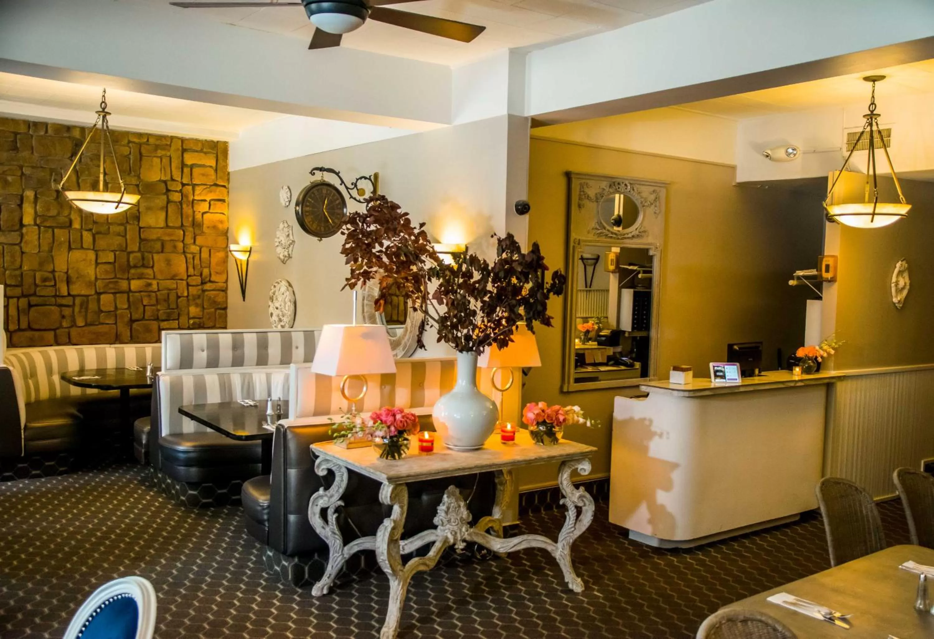 Restaurant/places to eat in Hotel Fray Marcos