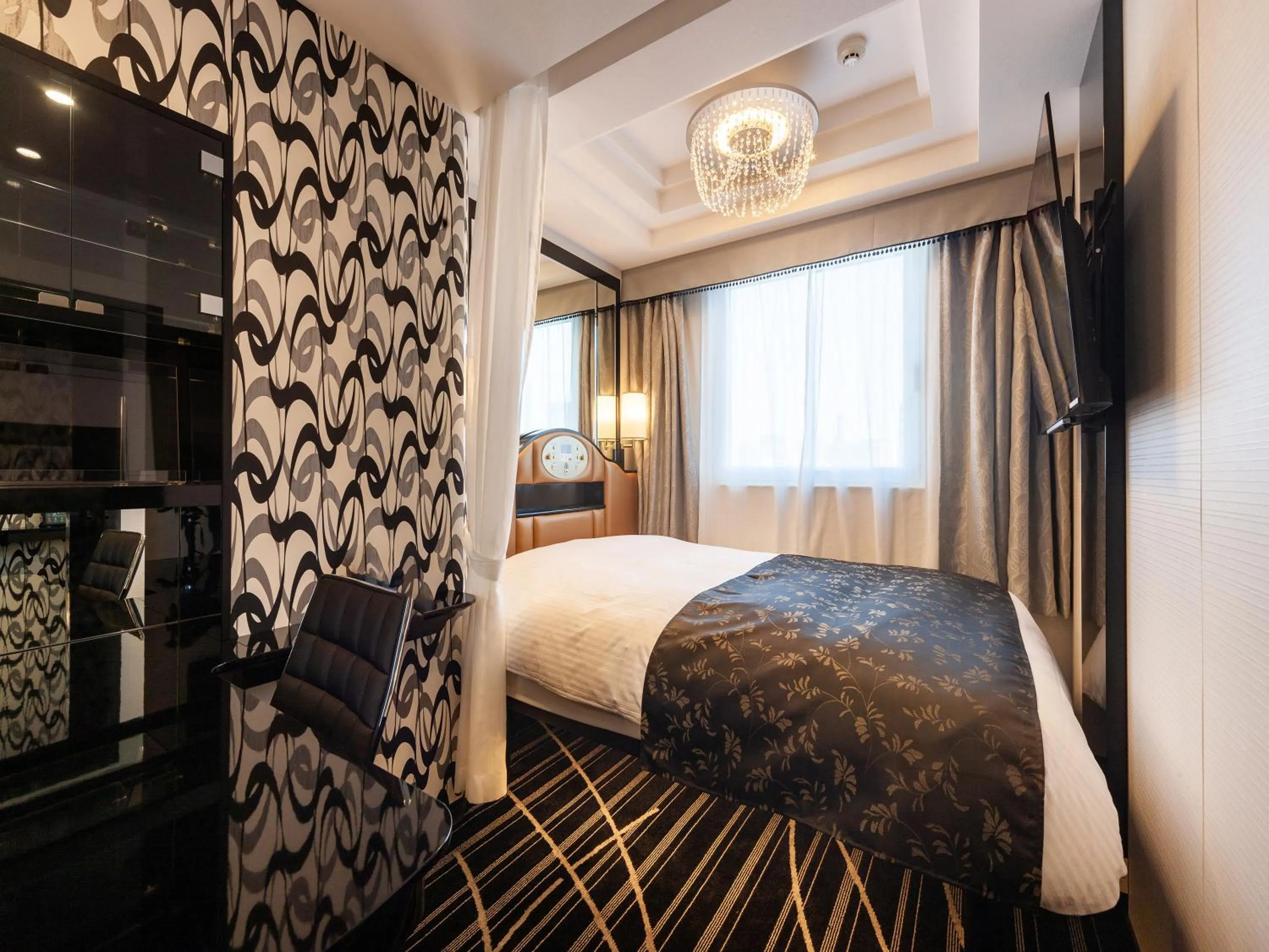 Photo of the whole room, Bed in APA Hotel PRIDE Akasaka Kokkaigijidomae