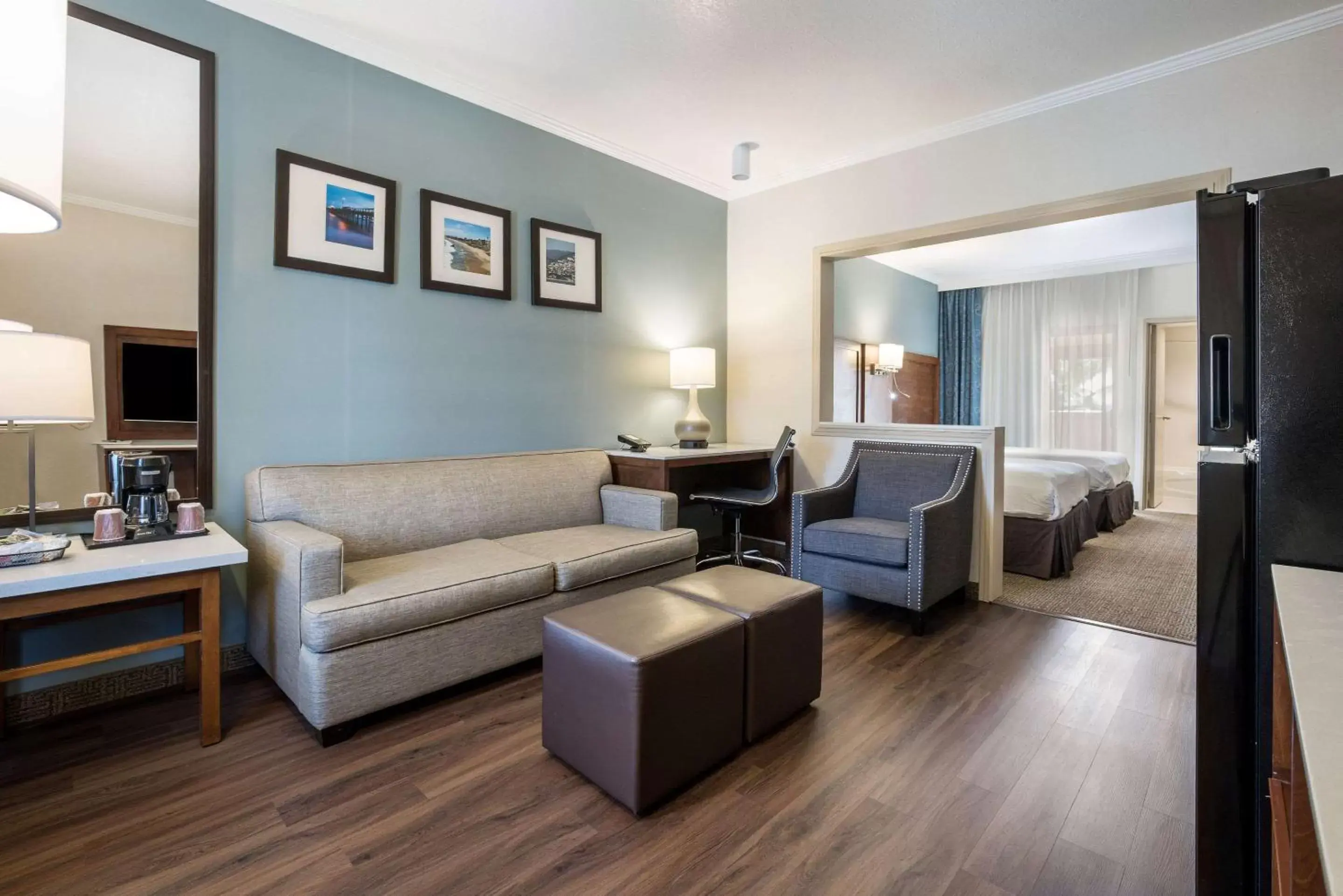 Bedroom, Seating Area in MainStay Suites John Wayne Airport, a Choice Hotel