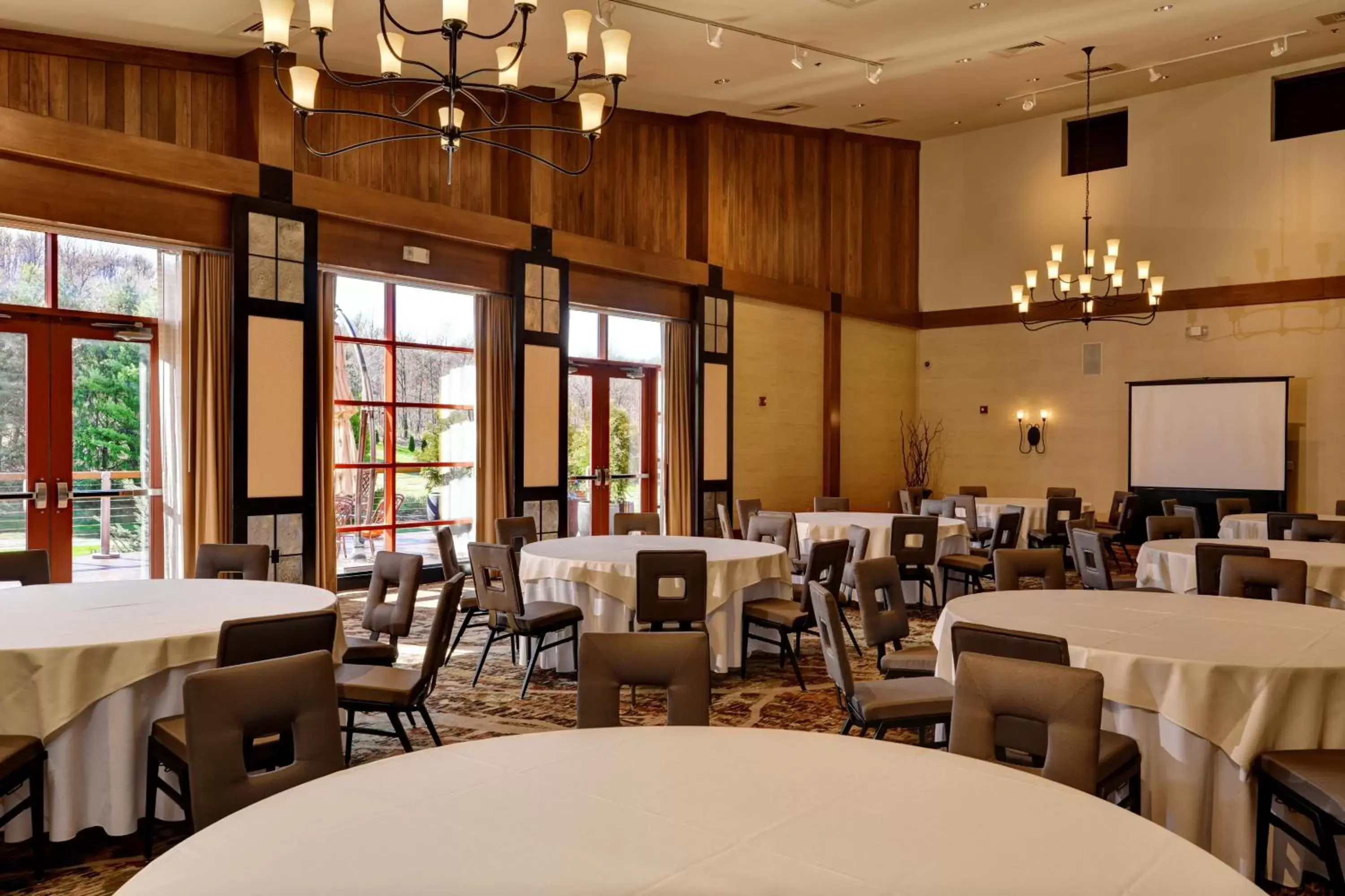 Meeting/conference room, Restaurant/Places to Eat in Bear Creek Mountain Resort
