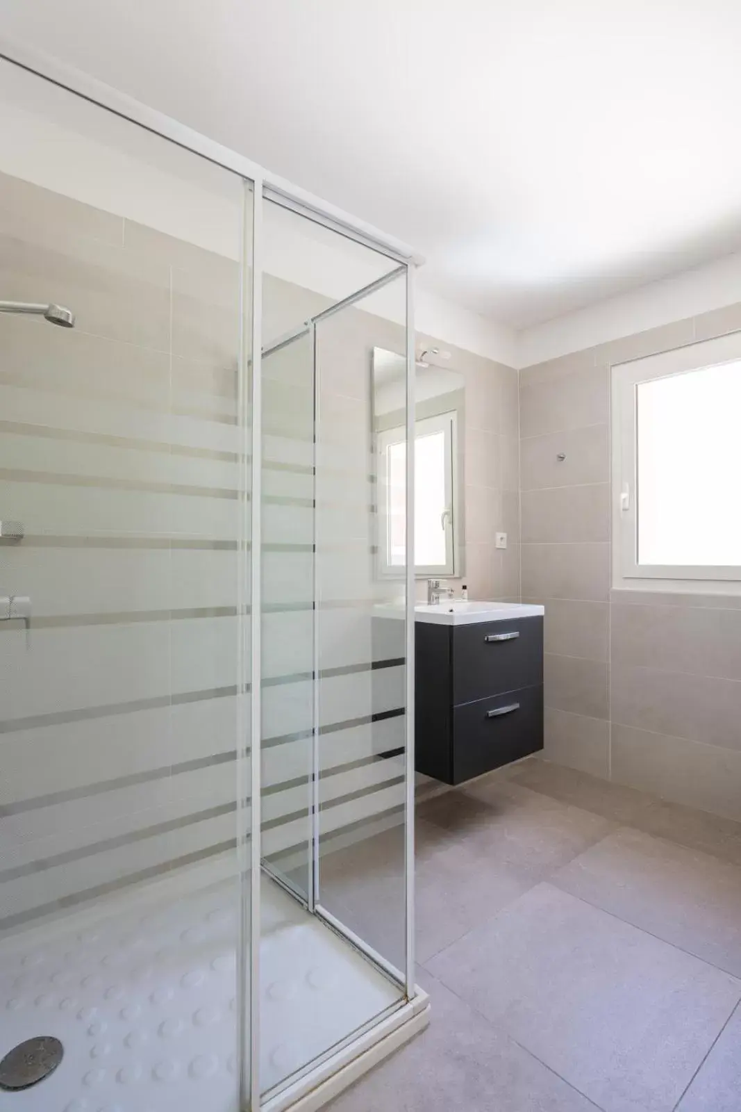 Bathroom in The Originals City, Hôtel Les Bastides du Gapeau