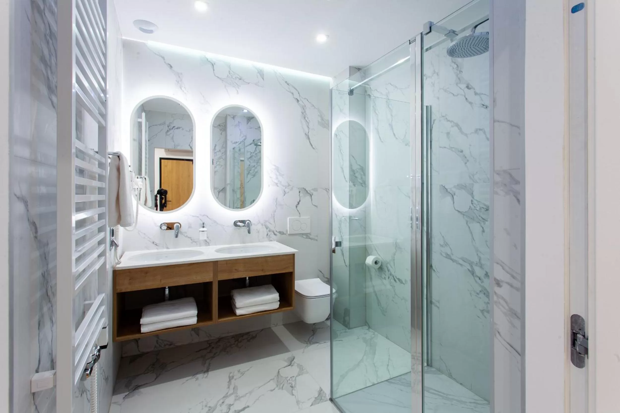 Shower in SQUARE APARTMENTS GDYNIA