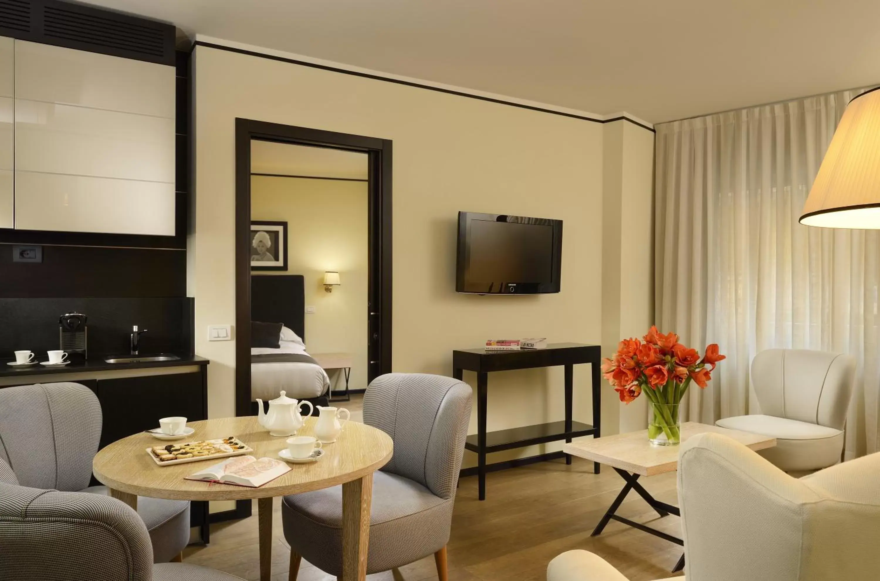 Living room, TV/Entertainment Center in Ponte Vecchio Suites & Spa