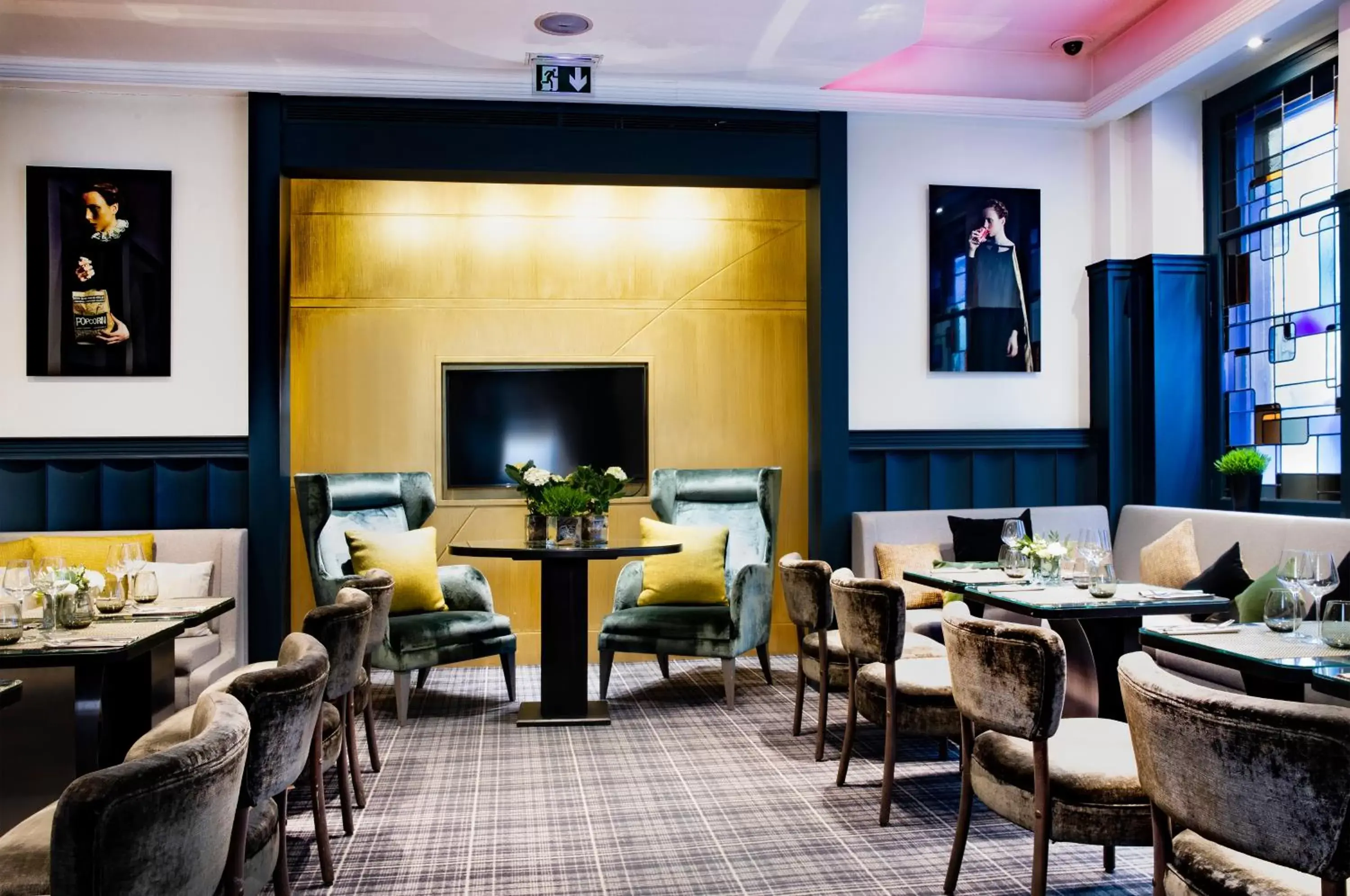 Lounge or bar in Edouard 7 Paris Opéra Lounge or bar in Edouard 7 Paris Opéra