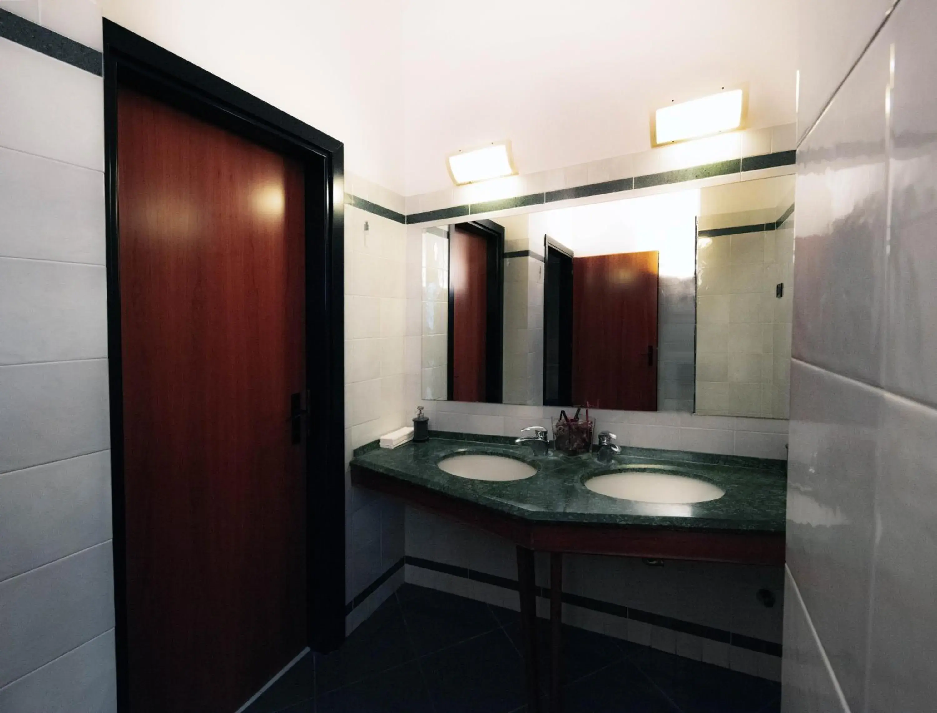 Bathroom in Hotel Ali d'Oro