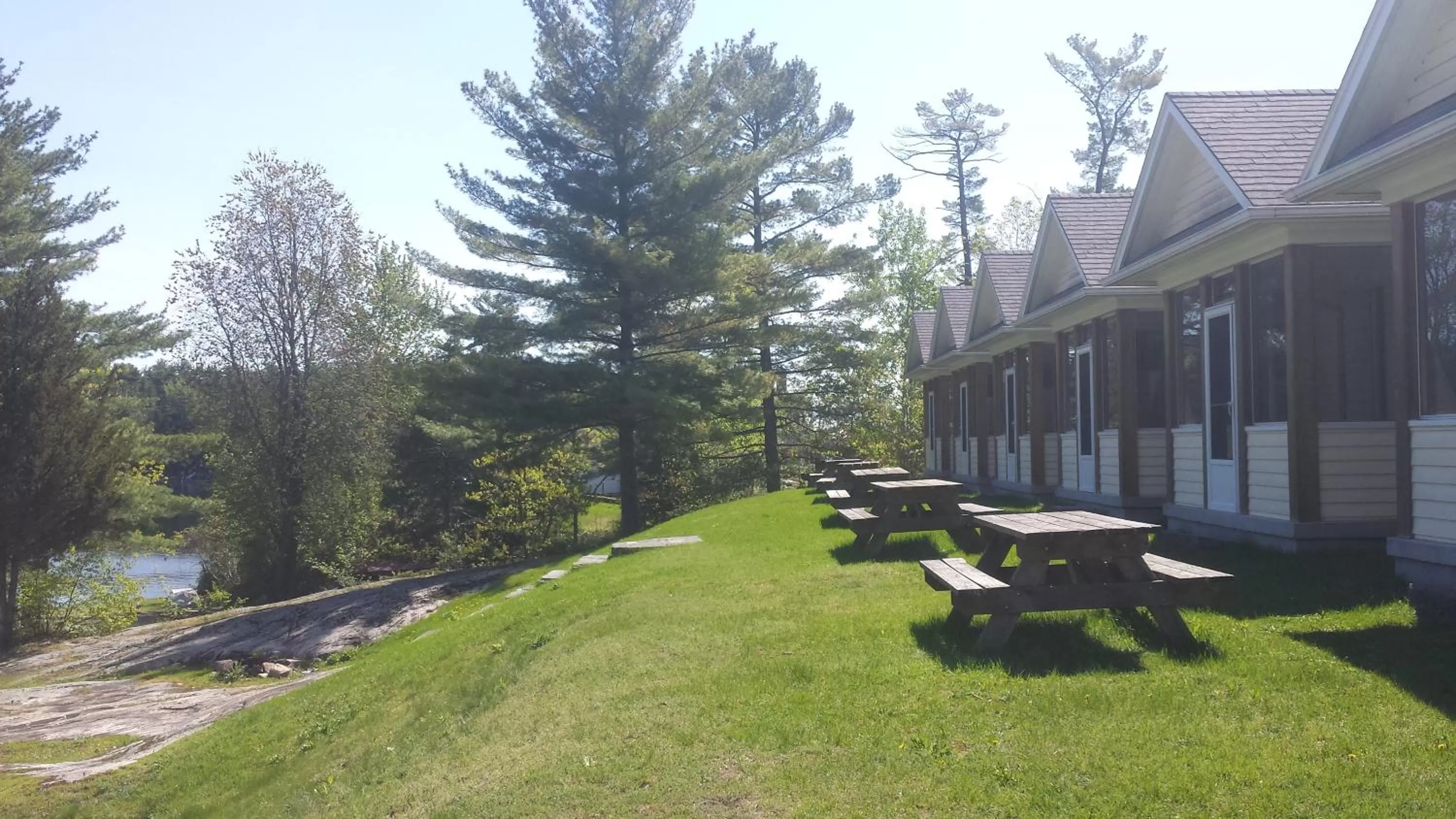 Property building in Burleigh Falls Inn