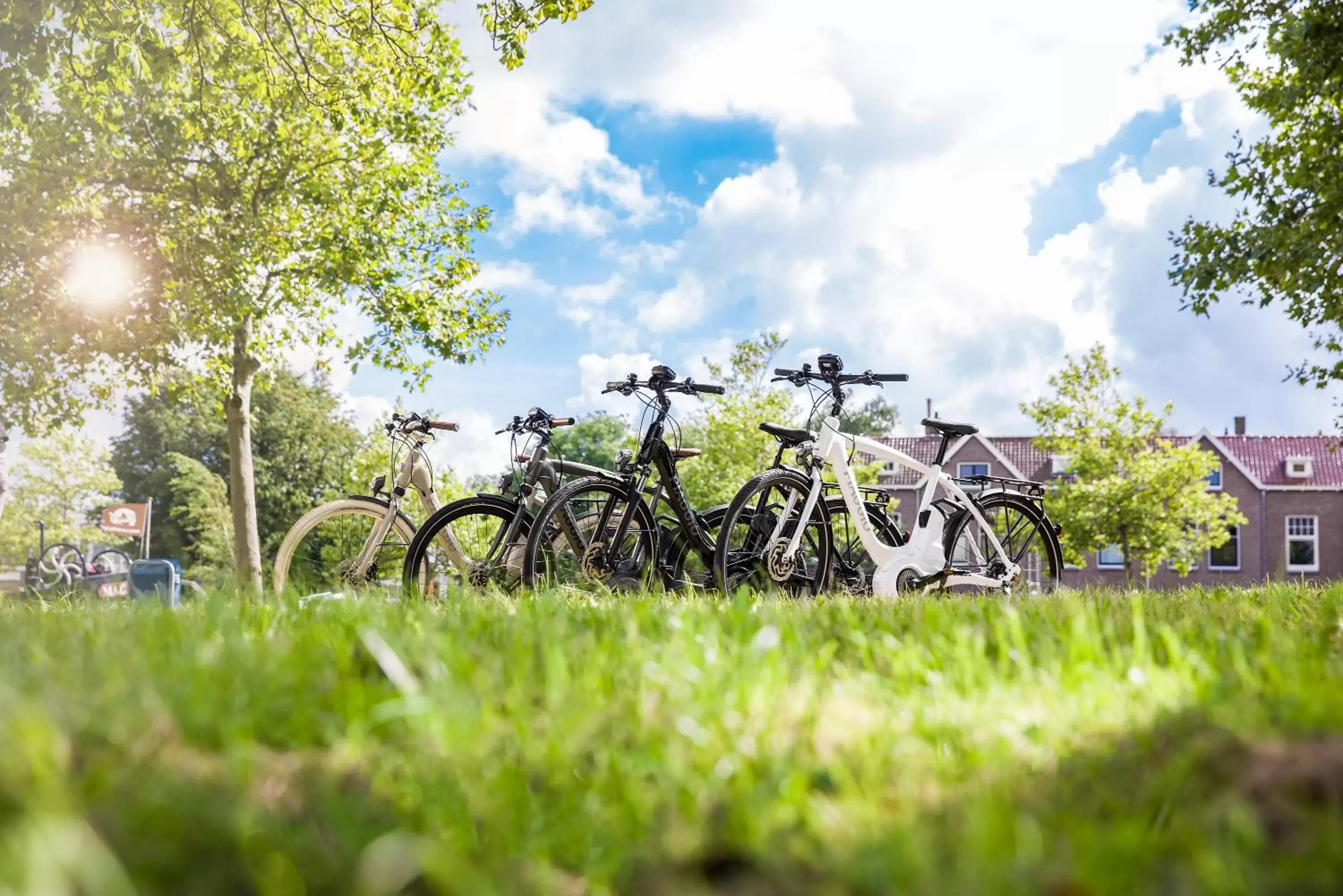 Cycling, Garden in Hotel Old Dutch Bergen op Zoom