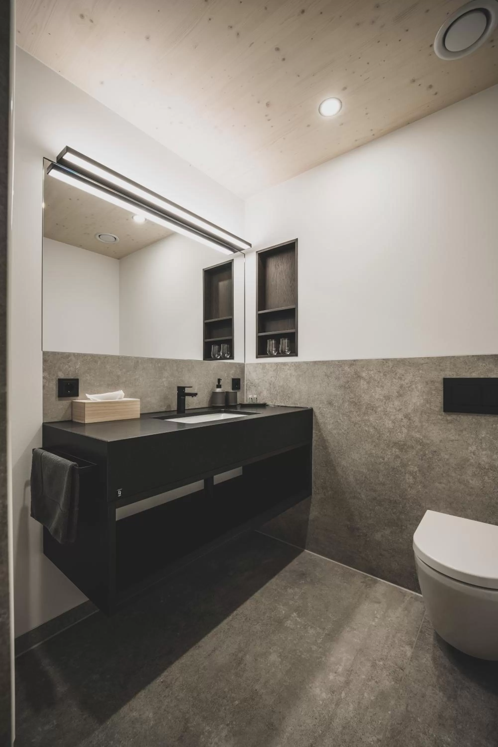 Bathroom in LANDHOTEL ALTE ZOLLSTATION- Historical Building