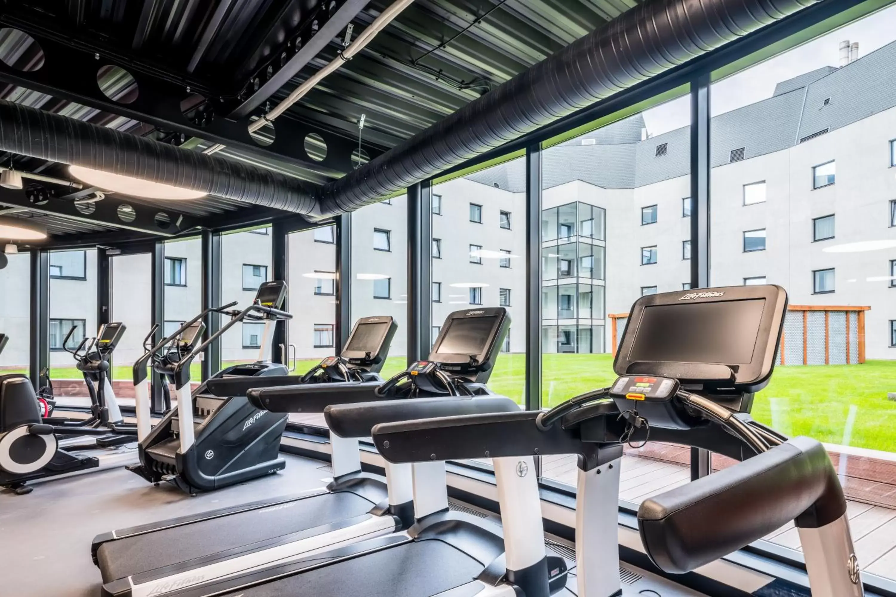 Fitness centre/facilities in Park Inn by Radisson Danube Bratislava Fitness centre/facilities in Park Inn by Radisson Danube Bratislava