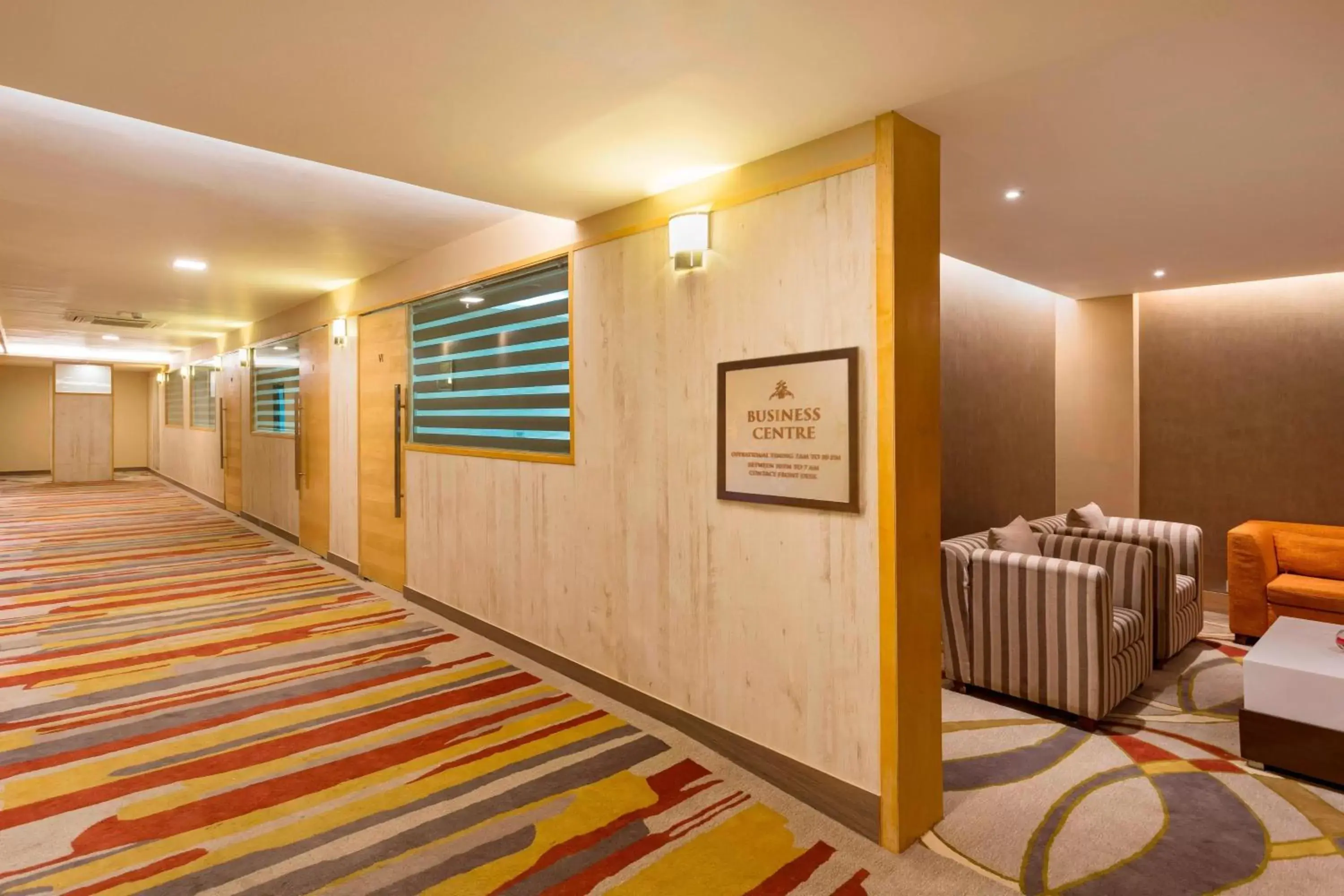 Business facilities in Courtyard by Marriott Ahmedabad