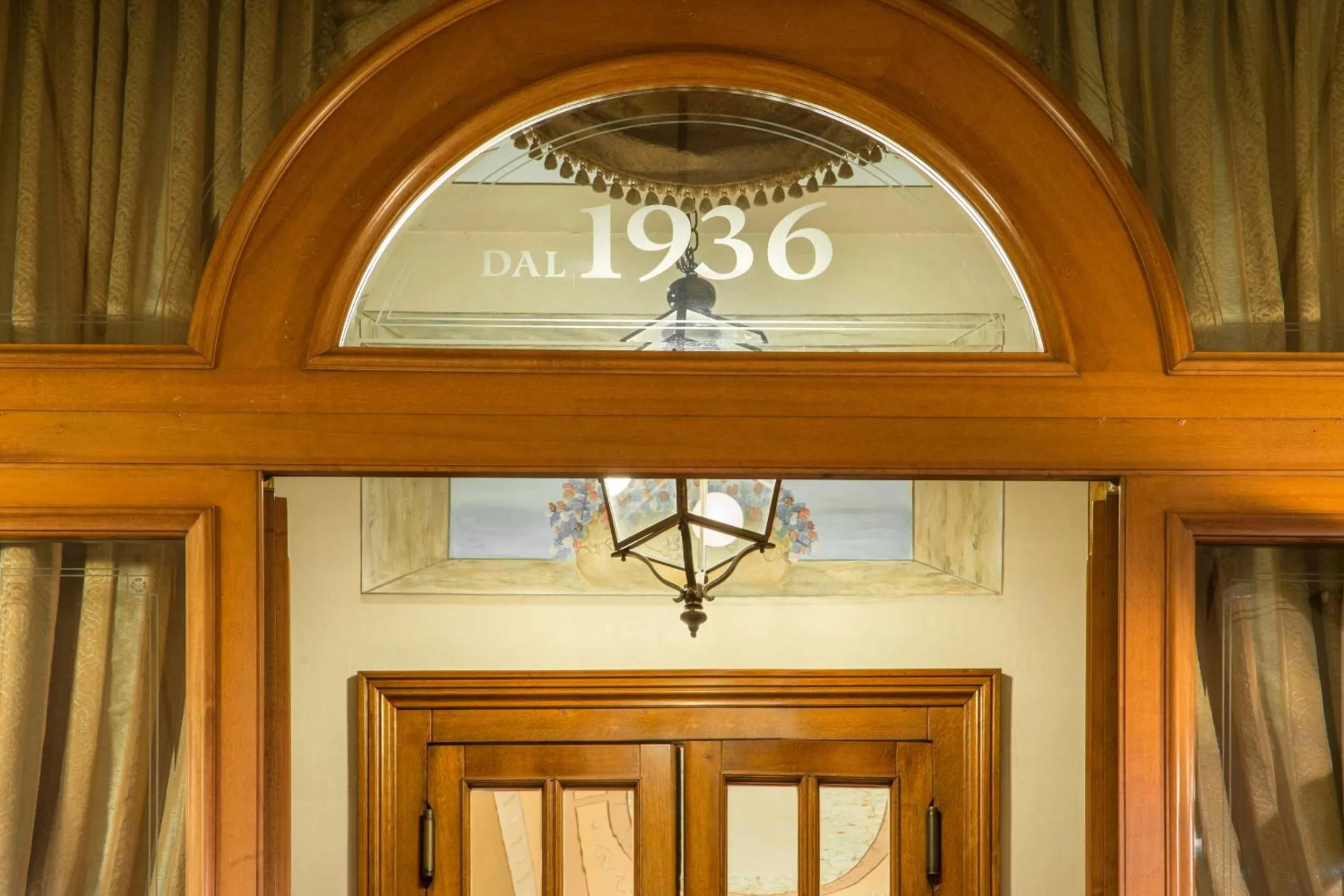 Decorative detail in La Residenza