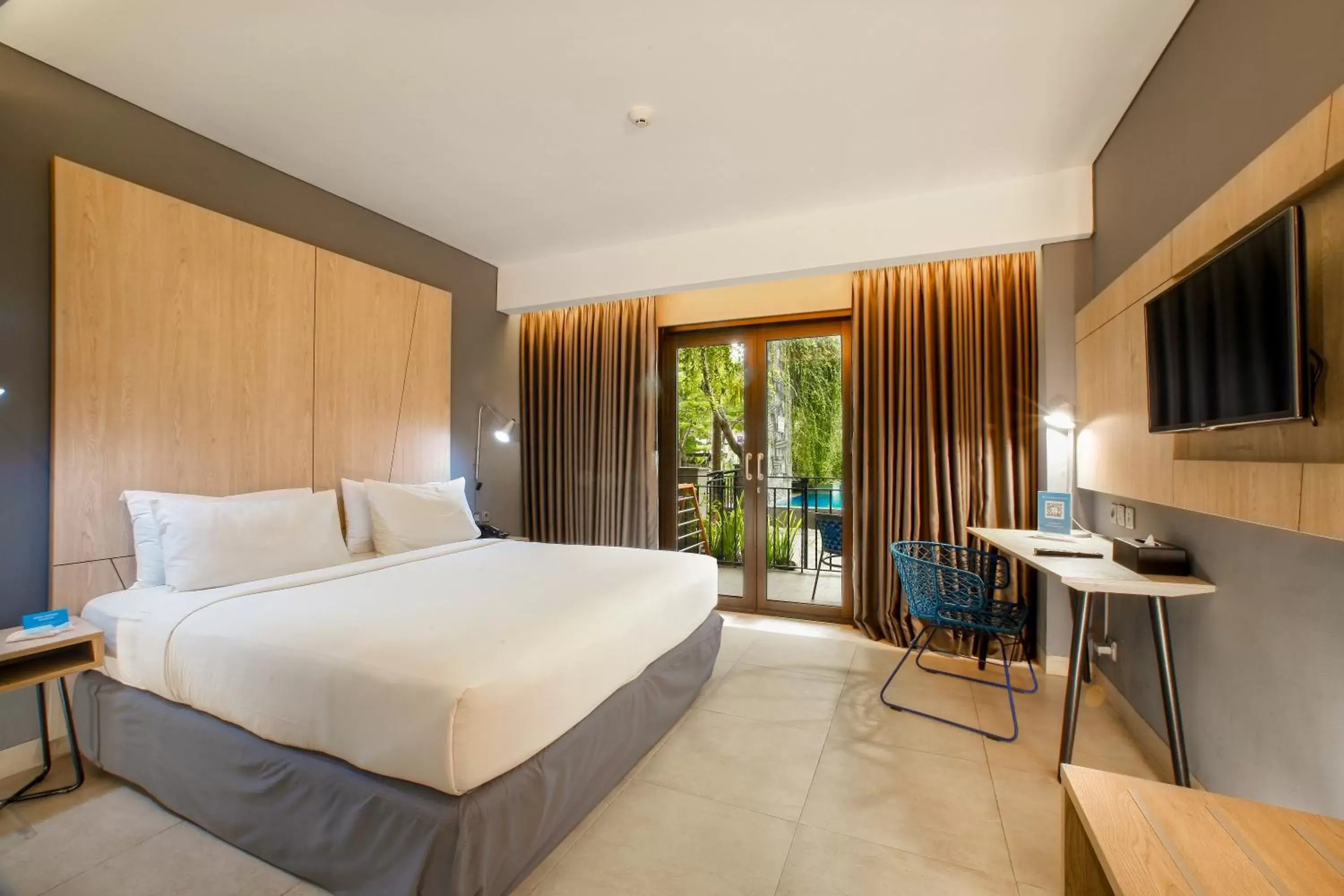 Photo of the whole room, Bed in Solia Legian Bali