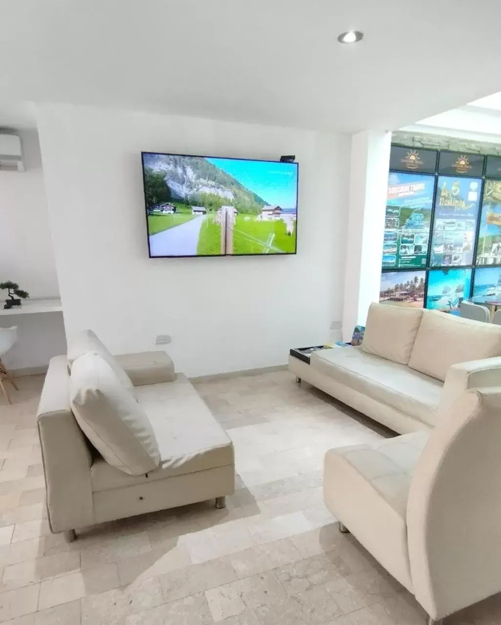 Living room, Seating Area in Coral Reef Hotel