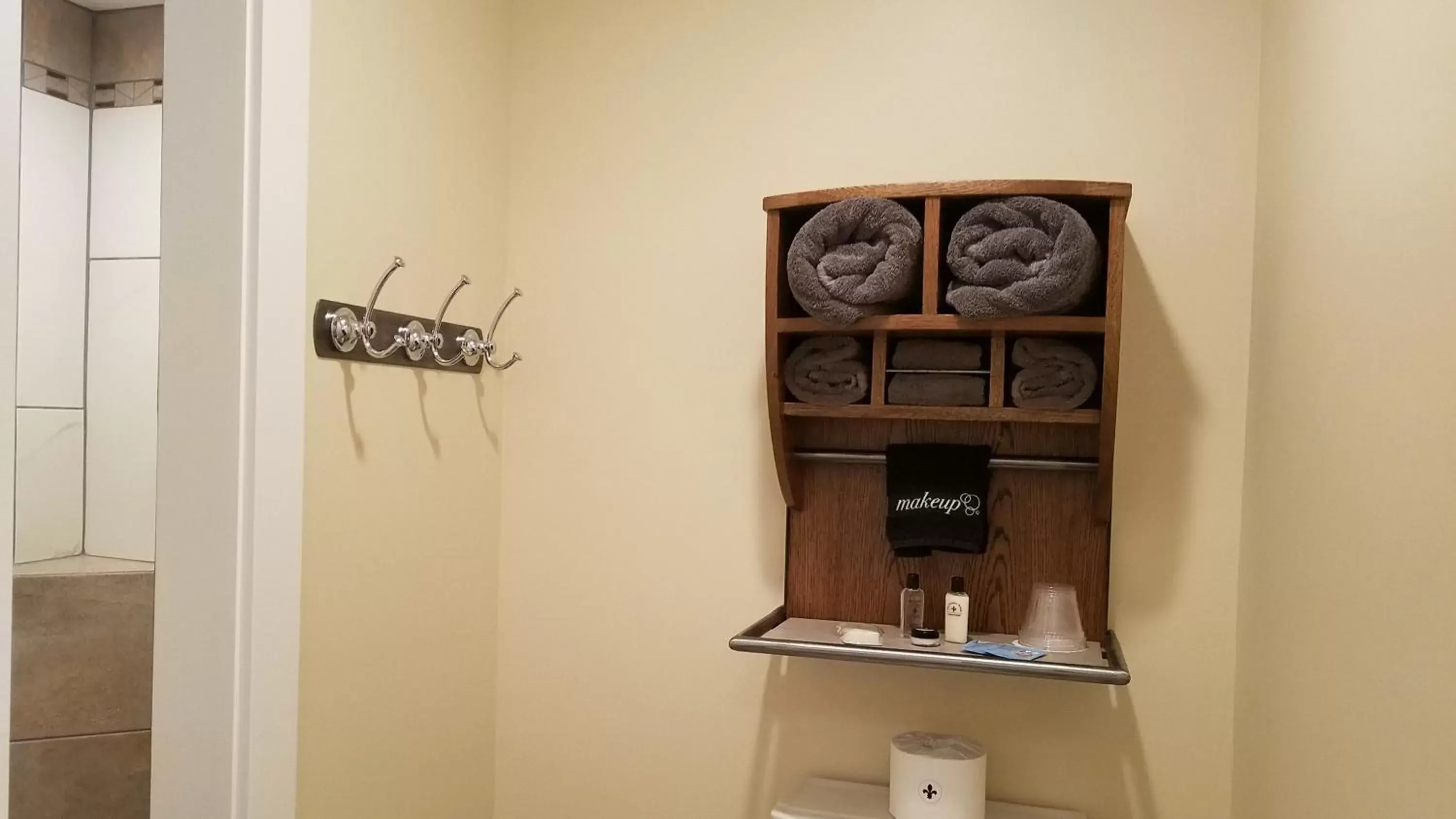 Bathroom in Hotel Ouray - for 12 years old and over