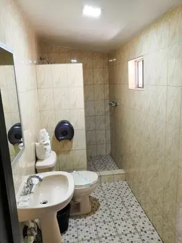 Bathroom in Motel Ranchito