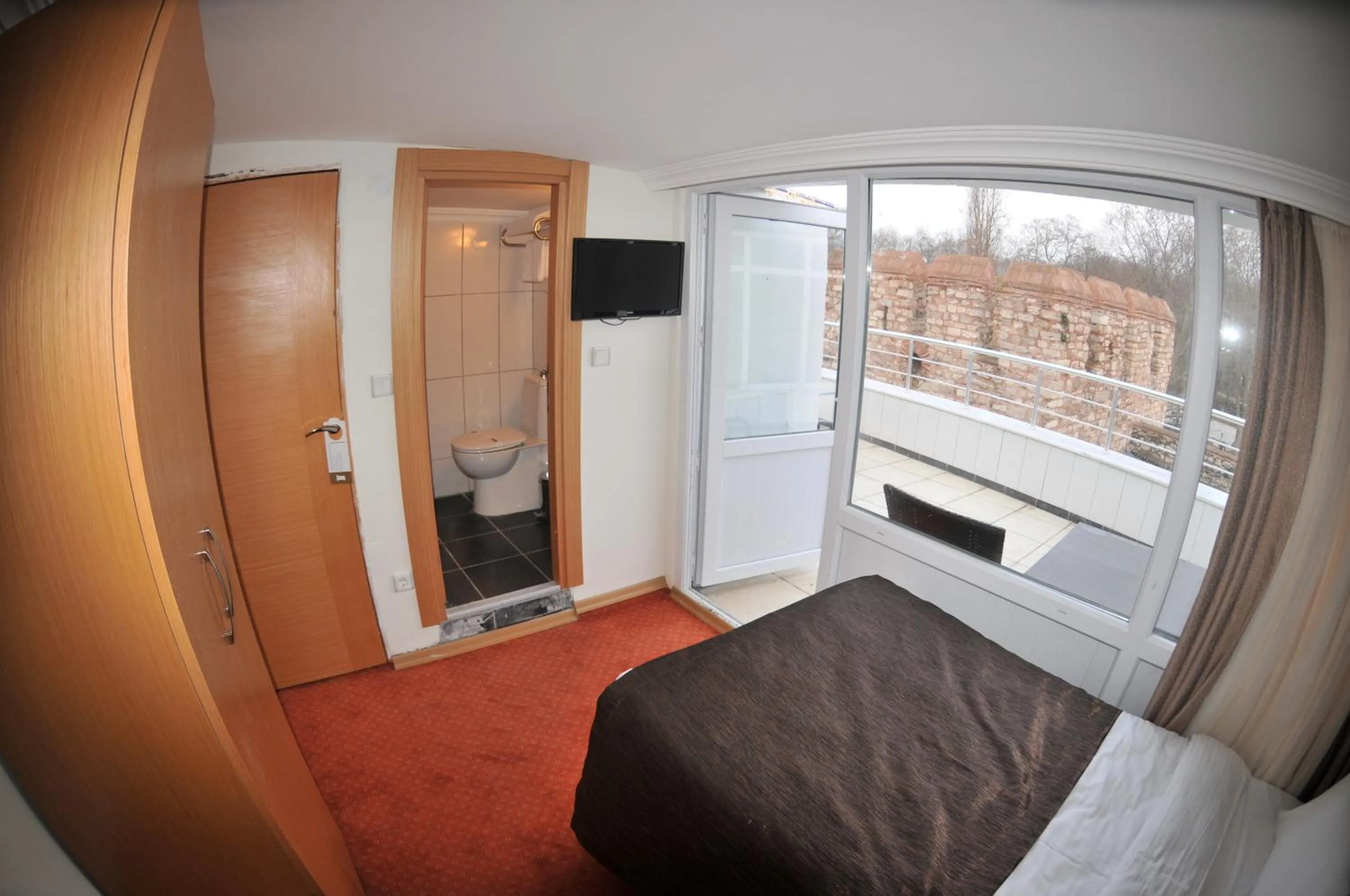 Photo of the whole room in Palace Point Hotel