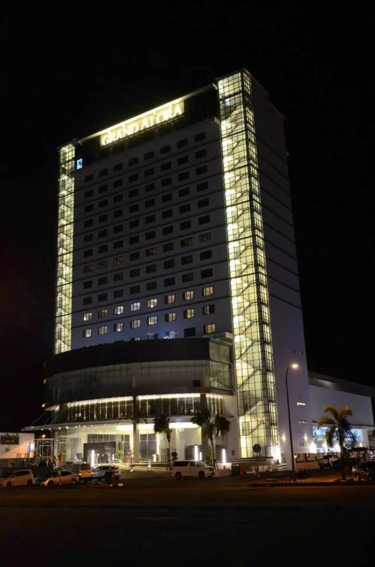 Facade/entrance, Property Building in Grand Alora Hotel