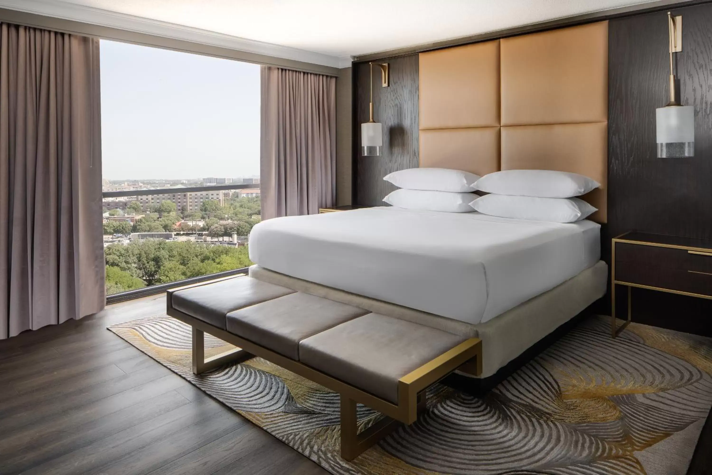 Bed in Dallas-Addison Marriott Quorum by the Galleria