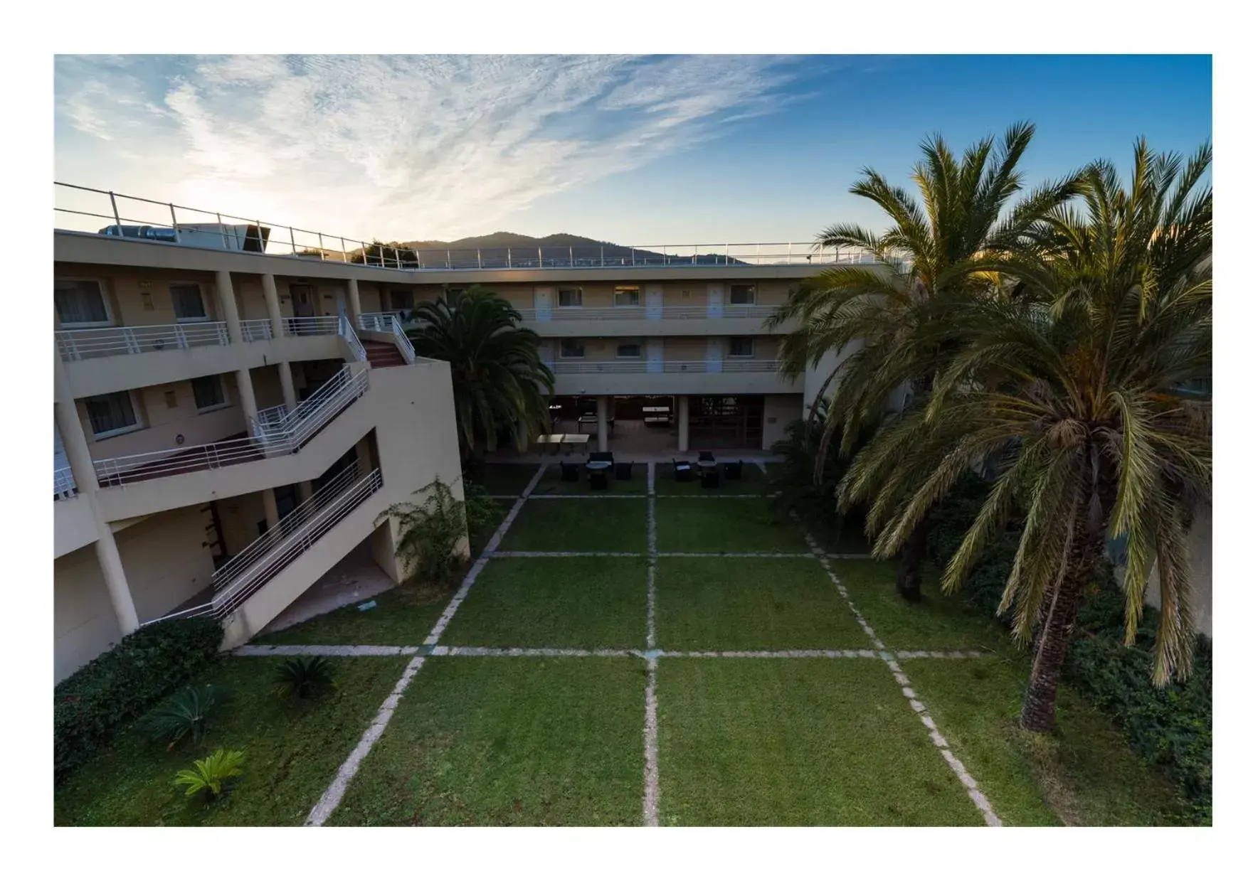 Balcony/Terrace, Property Building in Mercure Cannes Mandelieu