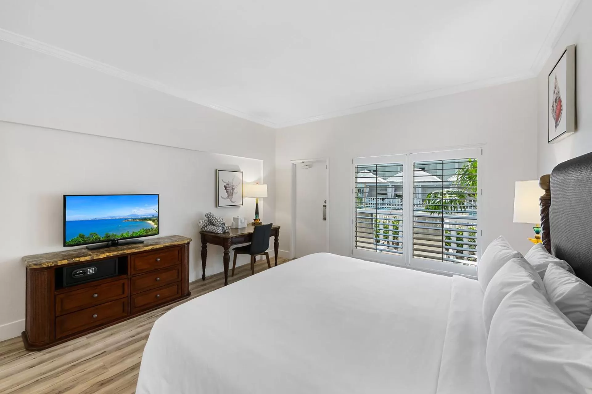 Bedroom in Beachcomber Resort & Club