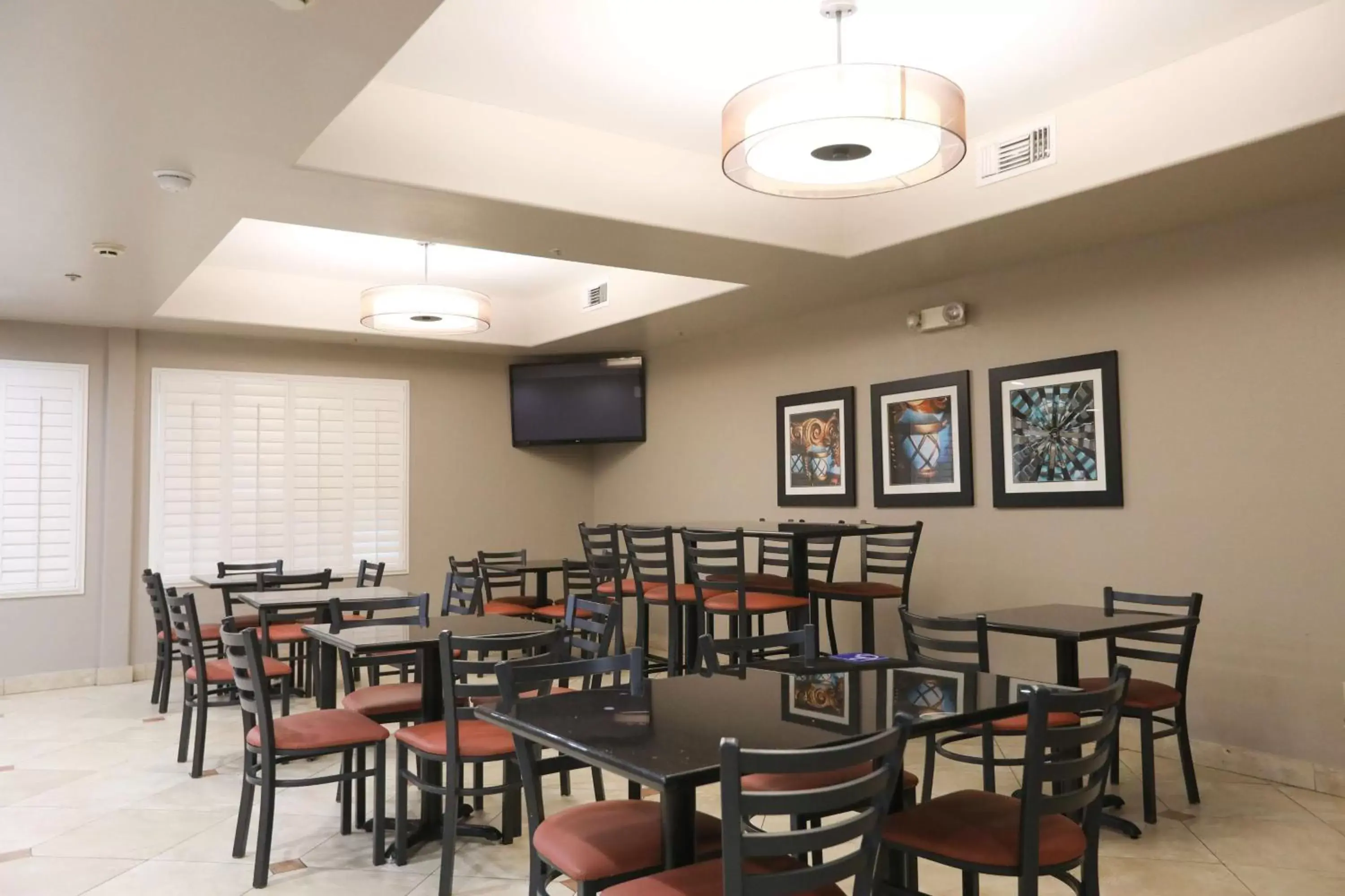 Restaurant/Places to Eat in Best Western Lanai Garden Inn & Suites