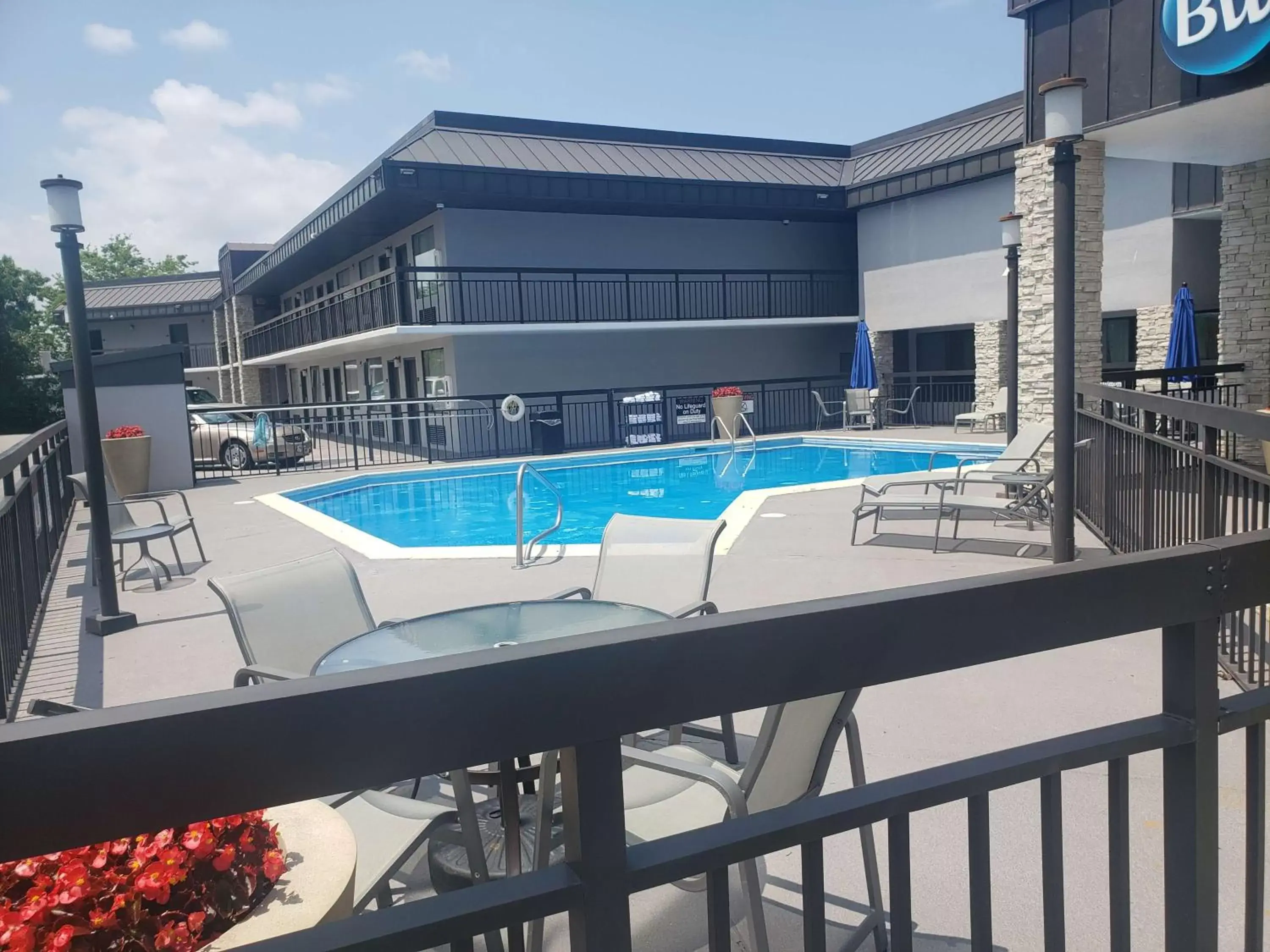 Pool view, Swimming Pool in Best Western Center Inn