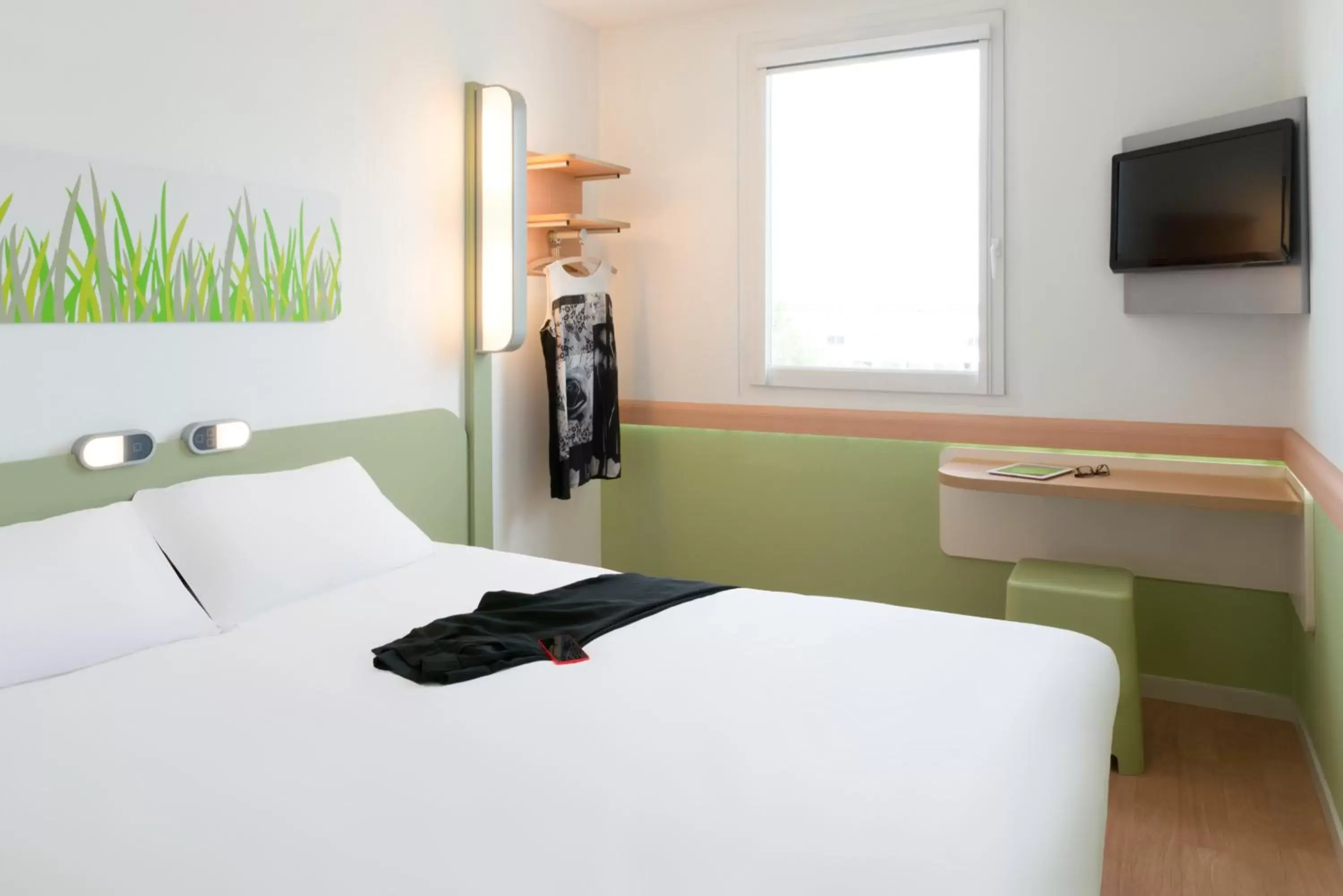 Bedroom, Bed in Hotel Ibis Budget Lyon Eurexpo -