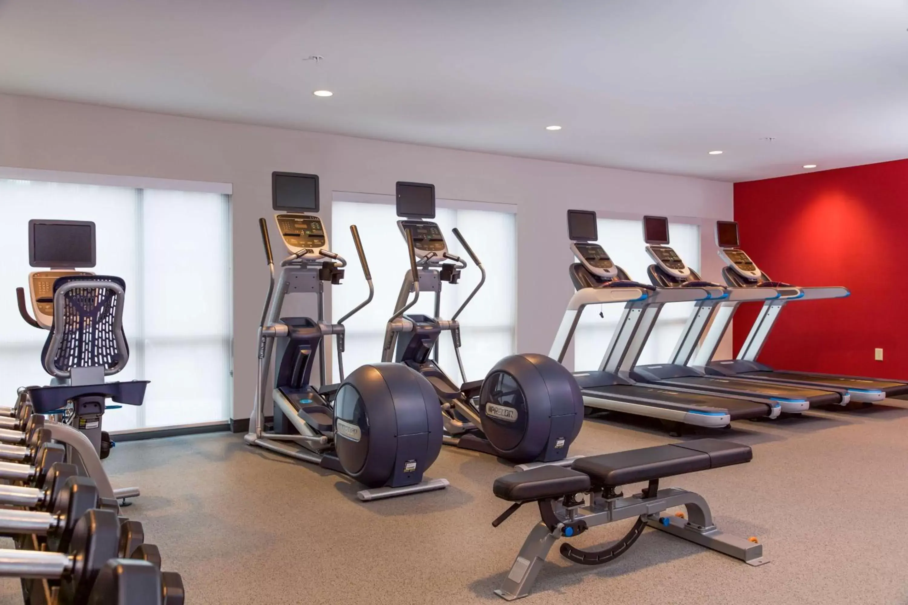 Fitness centre/facilities, Fitness Center/Facilities in Hilton Garden Inn Burlington Downtown