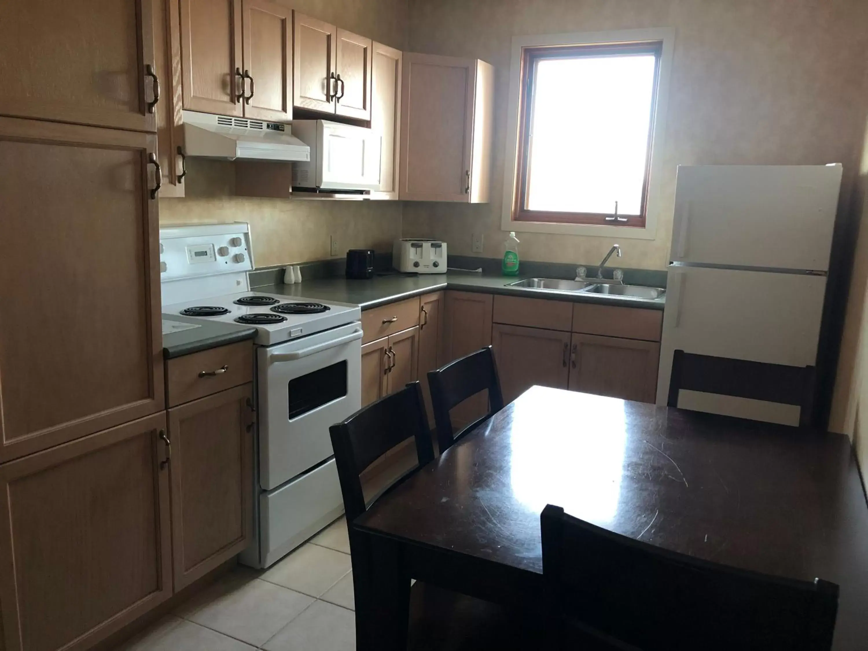 Kitchen/Kitchenette in Pilgrim Inn