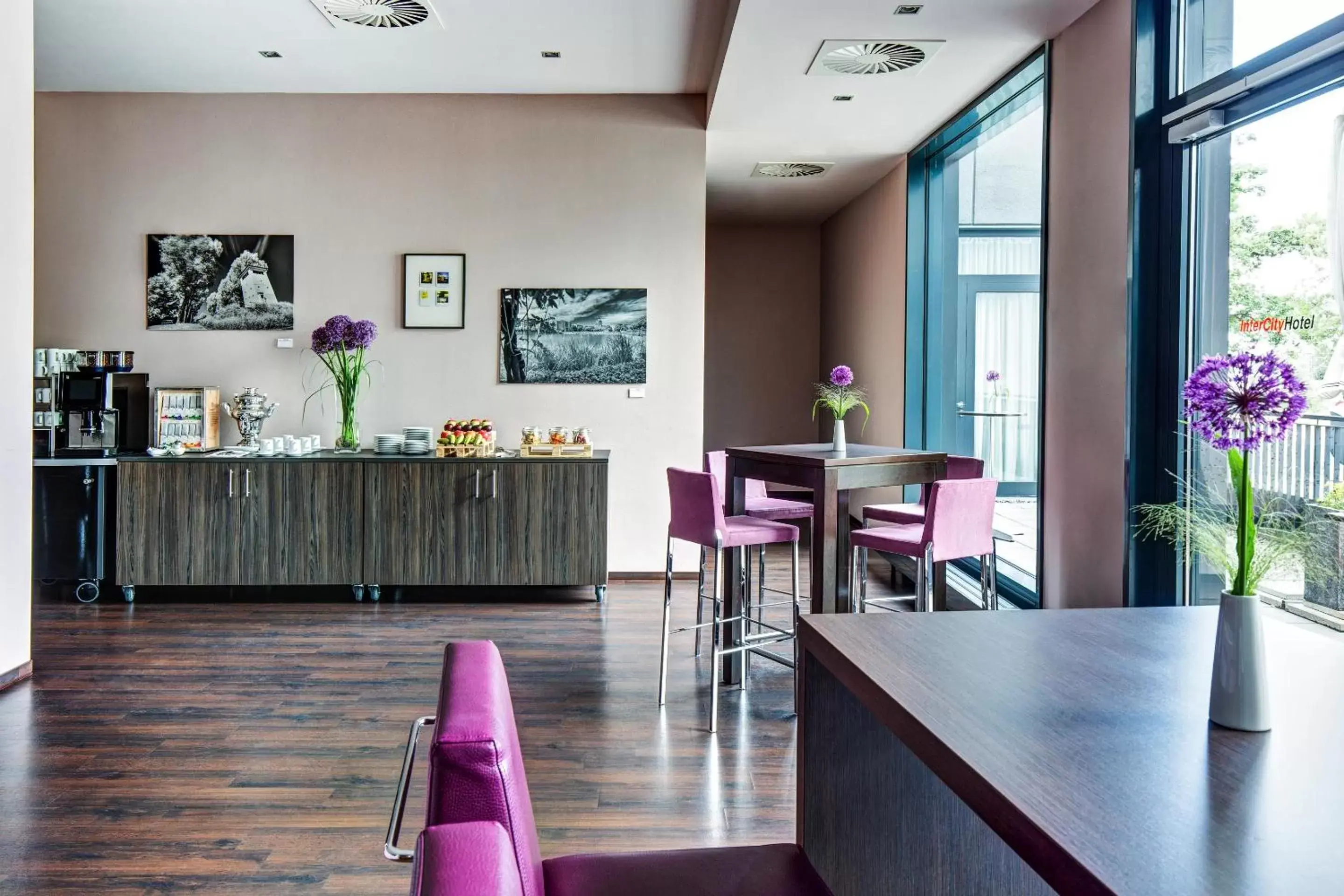 Restaurant/Places to Eat in IntercityHotel Berlin Airport Area North