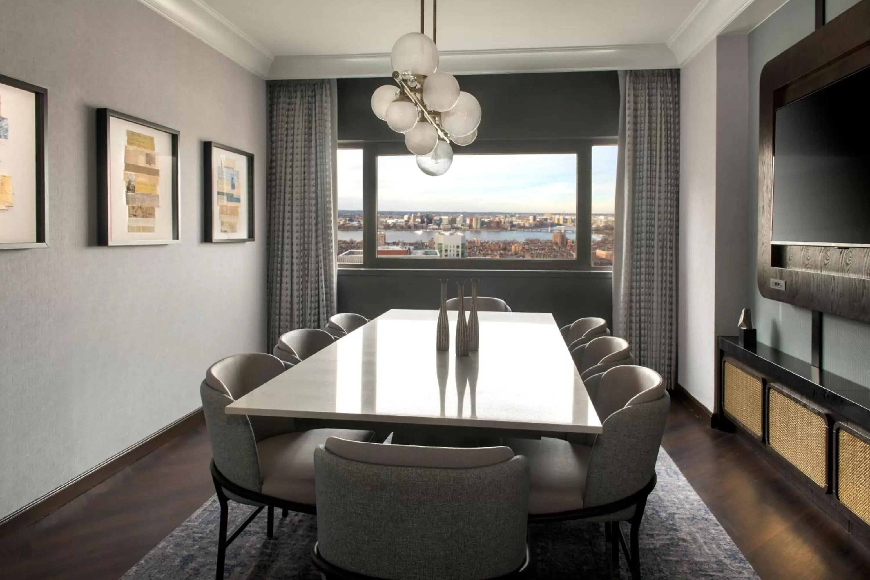 Photo of the whole room, Dining Area in Boston Marriott Copley Place